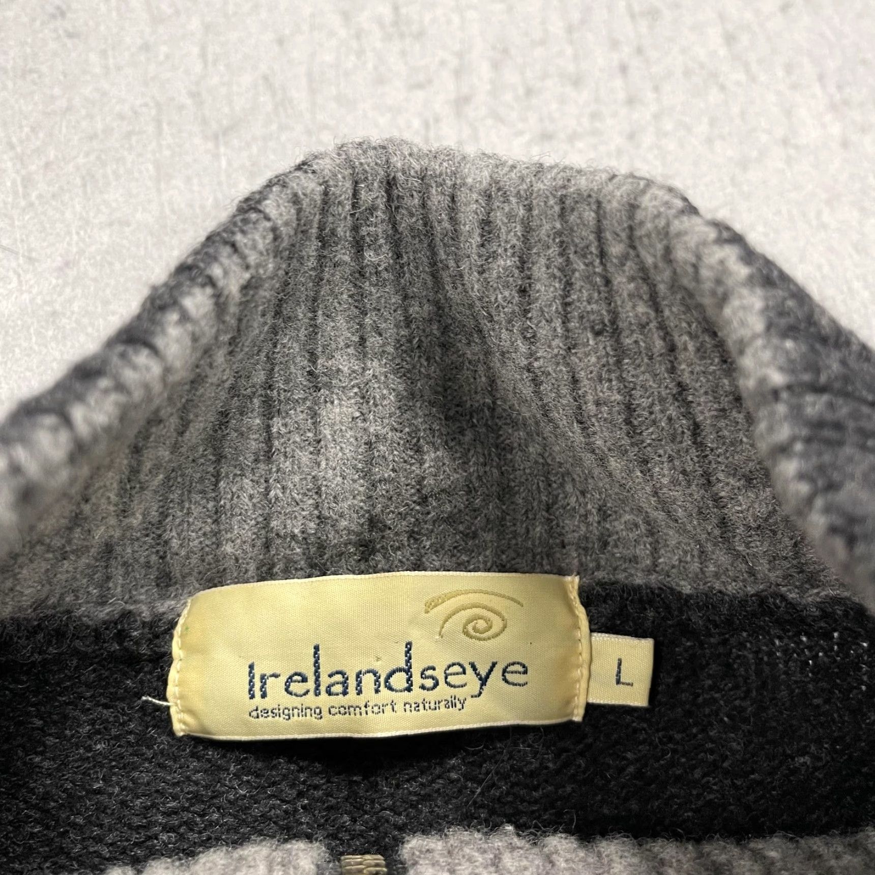 Vintage Irelandseye Sweater Mens Large Gray 100% Wool 1/4 Zip Mock Neck Knit Fisherman Pullover cardigan Size US L / EU 52-54 / 3 - 4 Thumbnail
