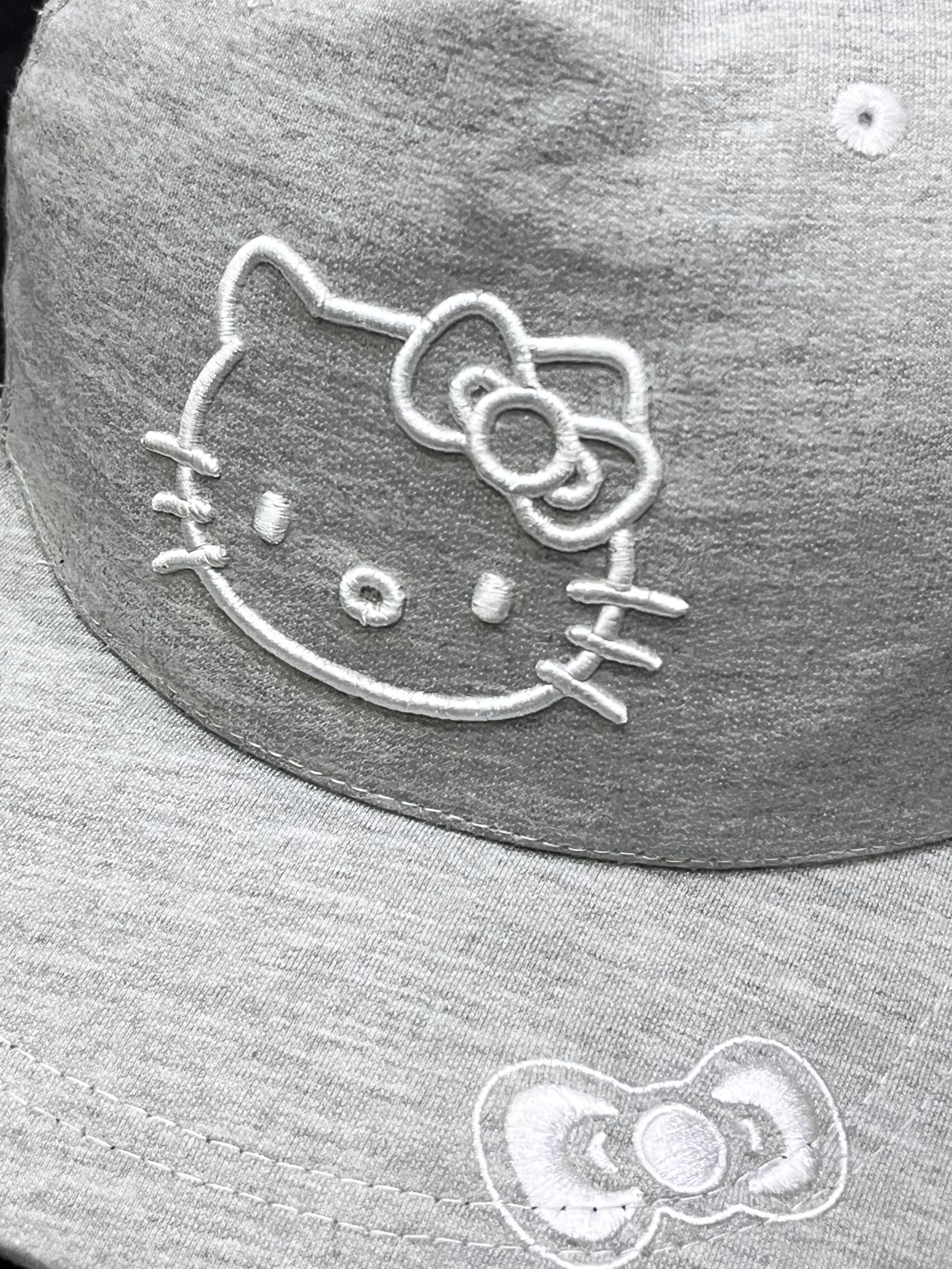 Cartoon Network 🔥RARE VINTAGE HELLO KITTY EMBROIDERY SNAPBACK Size ONE SIZE - 12 Thumbnail