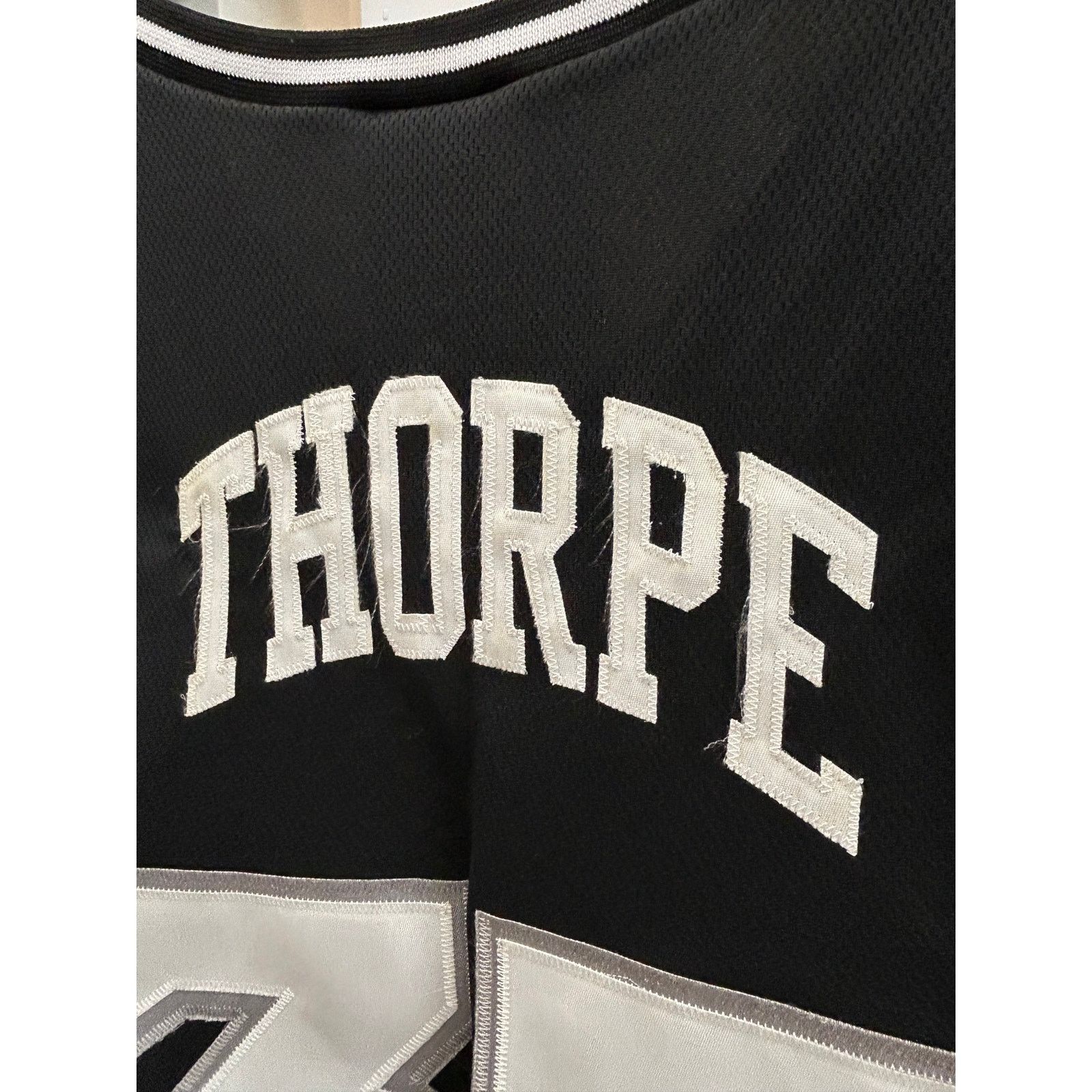 Mitchell & Ness Providence Friars college basketball jersey Otis Thorpe XXL Size US XL / EU 56 / 4 - 2 Thumbnail