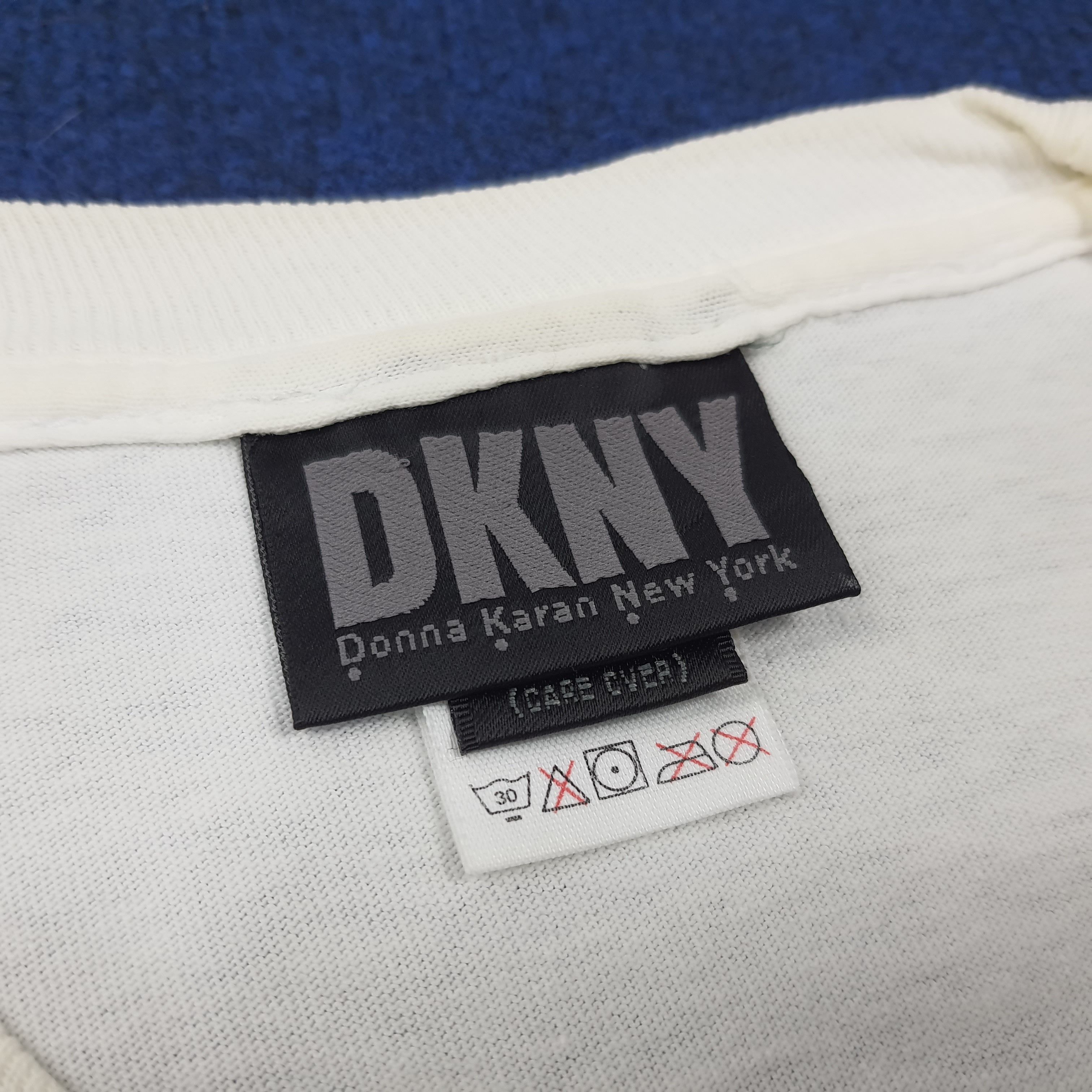 DKNY × Vintage Vintage DKNY Donna Karan New York Streetwear Boxy Tshirt Size US L / EU 52-54 / 3 - 4 Thumbnail