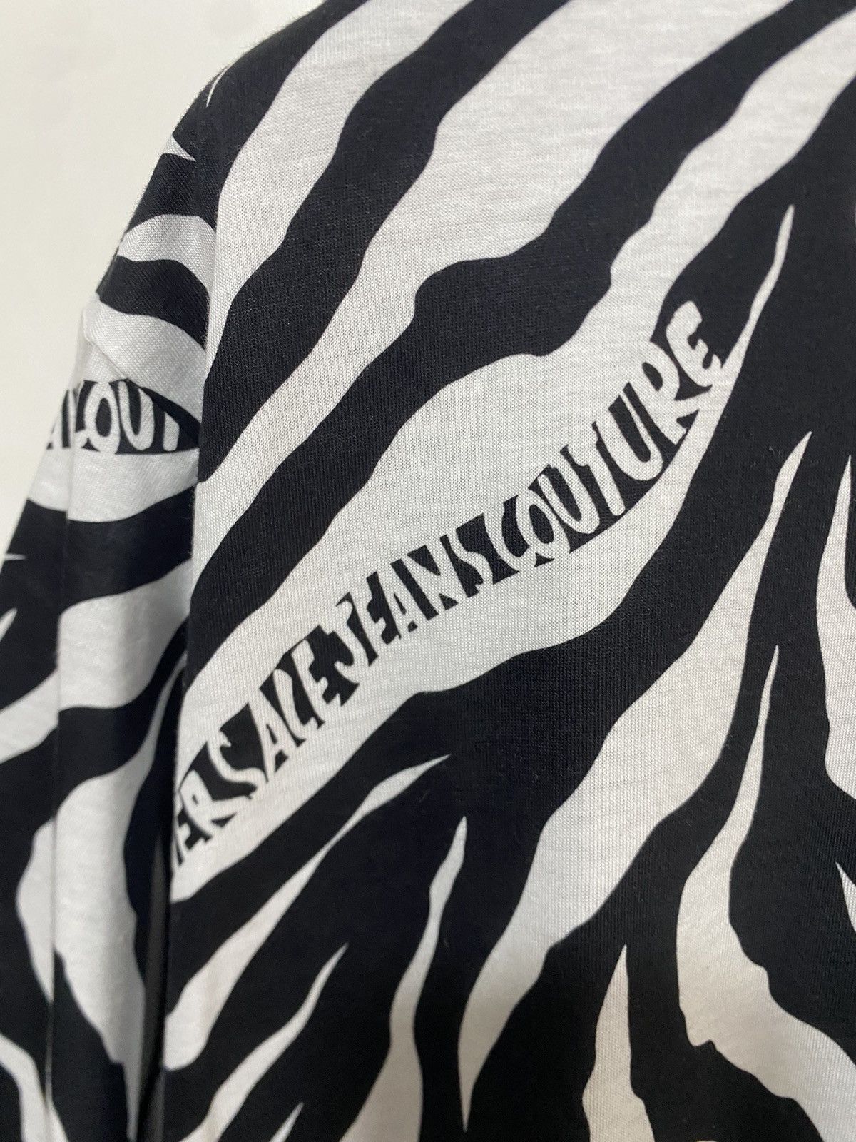 Versace Jeans Couture Versace Jeans Culture Zebra Print T-shirt, size XXL, black Size US XXL / EU 58 / 5 - 5 Thumbnail