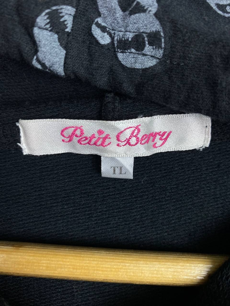 Japanese Brand japanese brands bondage design hoody very nice design Size US M / EU 48-50 / 2 - 5 Thumbnail