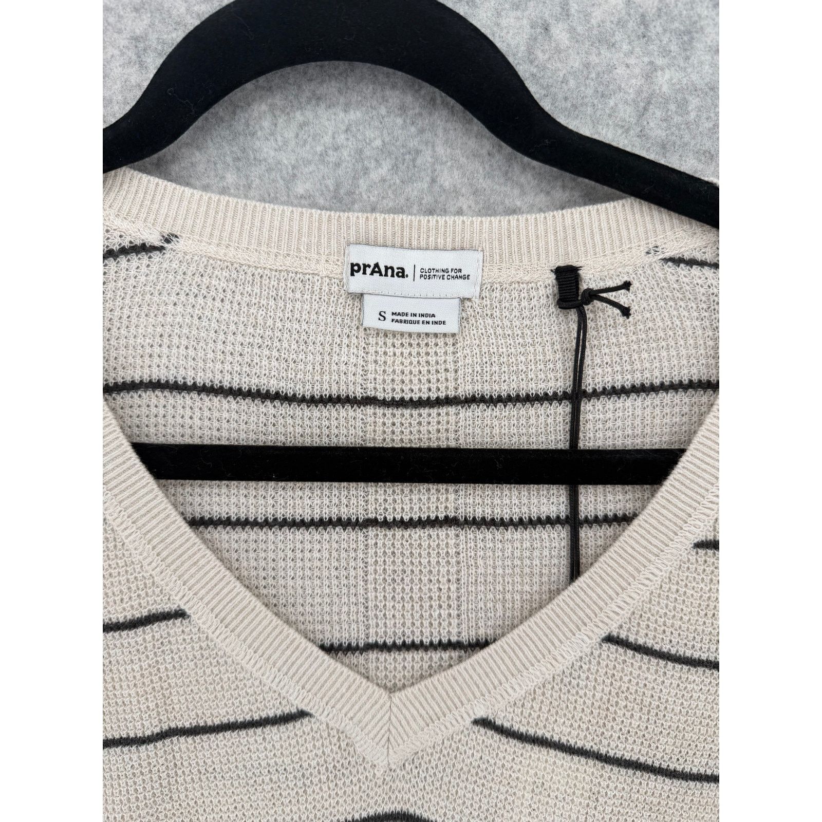 Prana NWT prAna Oatmeal Stripe Milani V-Neck Sweater Size SMALL Size S / US 4 / IT 40 - 3 Thumbnail