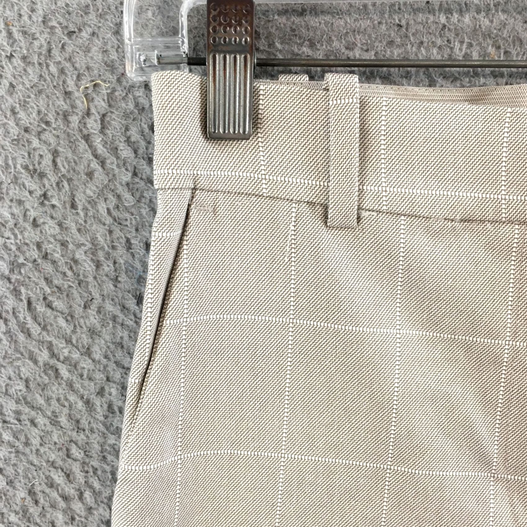 H&M H&M Skinny Crop Trouser Pants Womens 4P Beige Plaid Mid Rise Flat Front Zip Pants X-Small? No, 4P is size; keep as 4P. Size 27" / US 4 / IT 40 - 3 Thumbnail