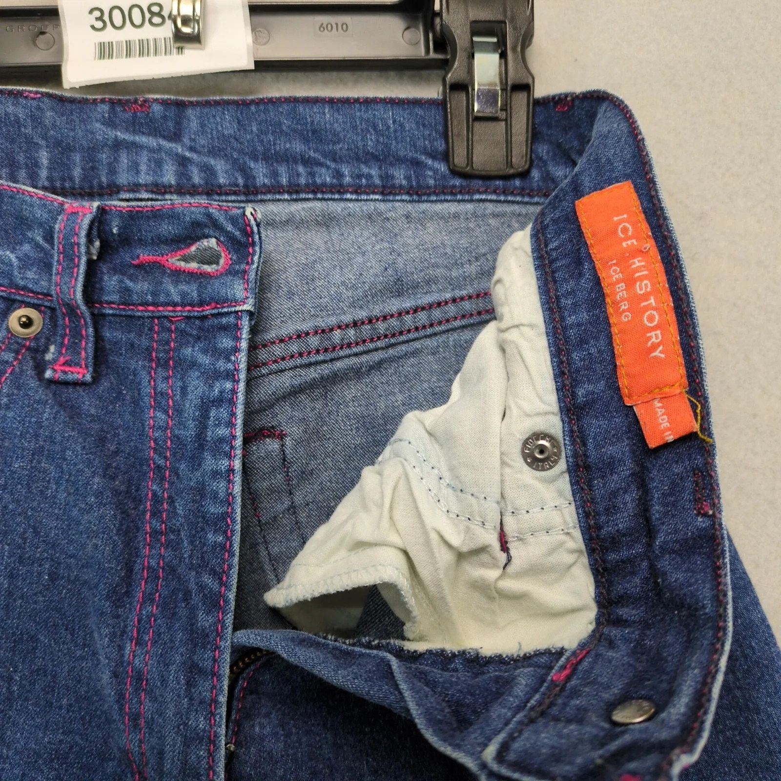 Iceberg Ice History Iceberg Jeans 24x32" Looney Tunes Bugs Bunny Size 24" / US 00 / IT 34 - 8 Thumbnail