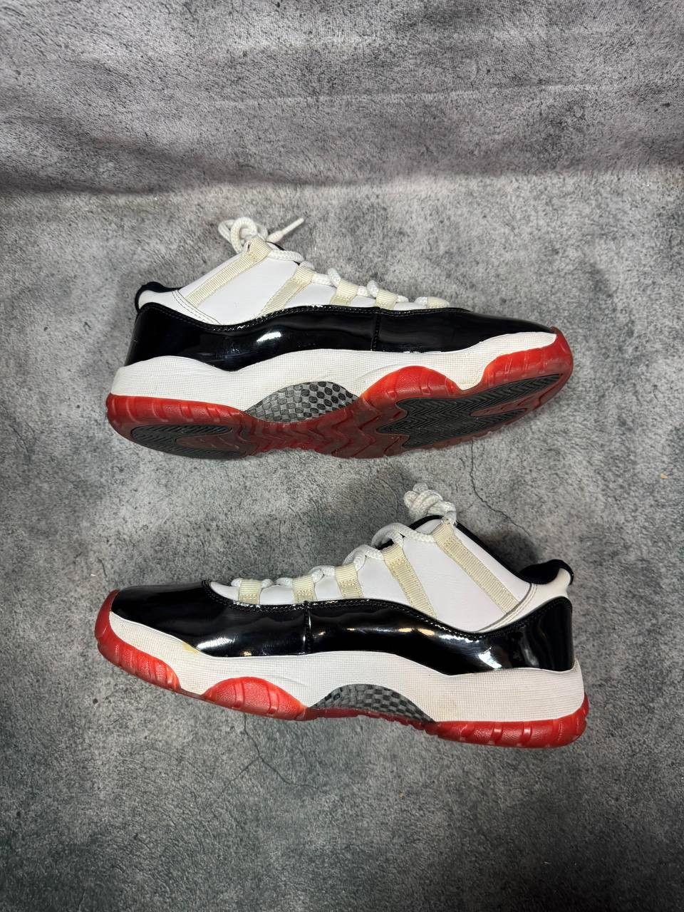 Jordan Brand Size 9 | Jordan 11 Concord Bred No Box | Pre-Owned Size US 9 / EU 42 - 7 Thumbnail