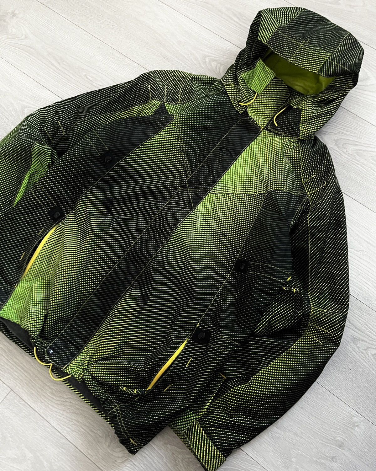 Oakley FW2010 Magnetic Hood 3D Holographic Print Waterproof Jacket Size US M / EU 48-50 / 2 - 7 Thumbnail