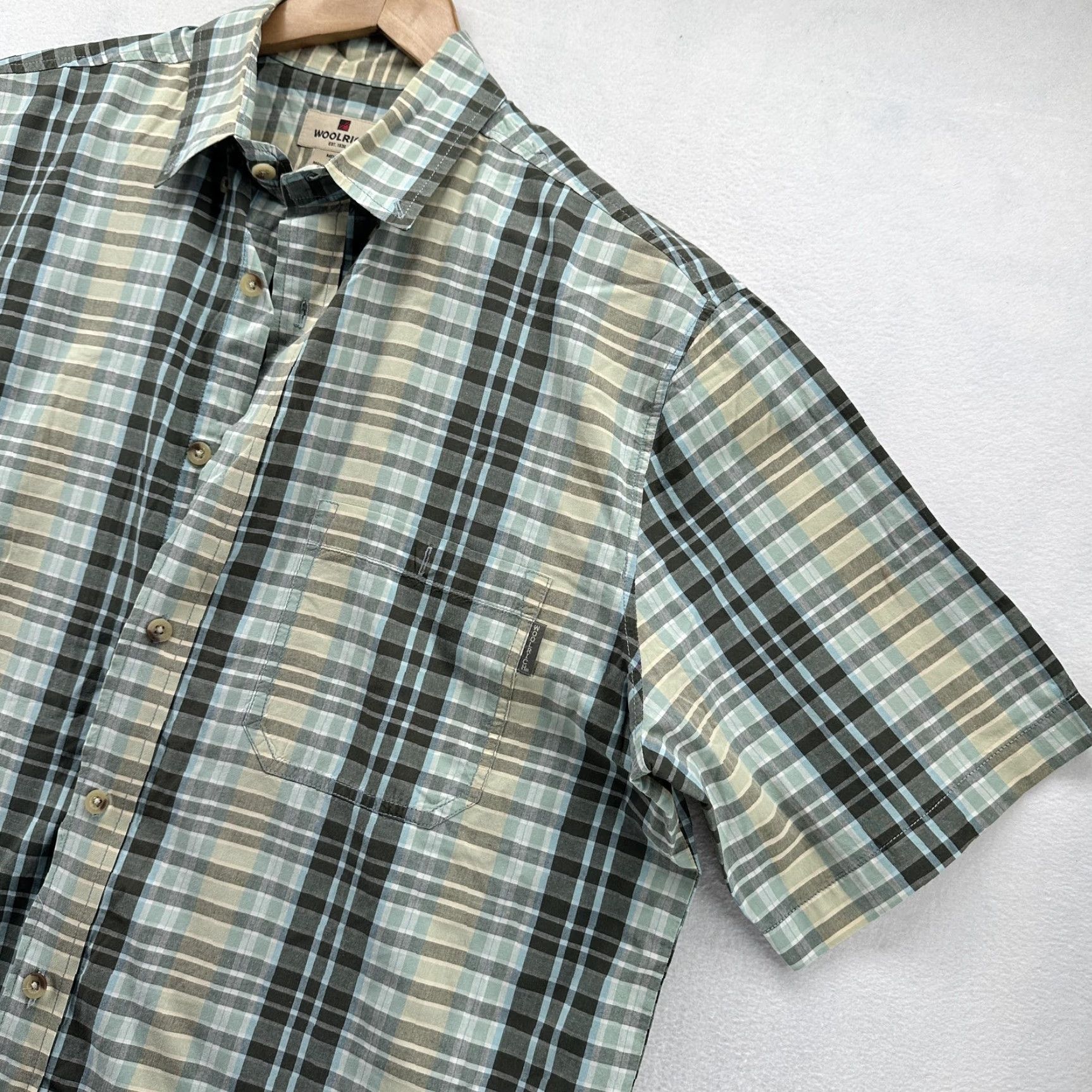 Vintage Woolrich Shirt Mens Large Green Blue Plaid Short Sleeve Button Front Cotton Size US L / EU 52-54 / 3 - 5 Thumbnail