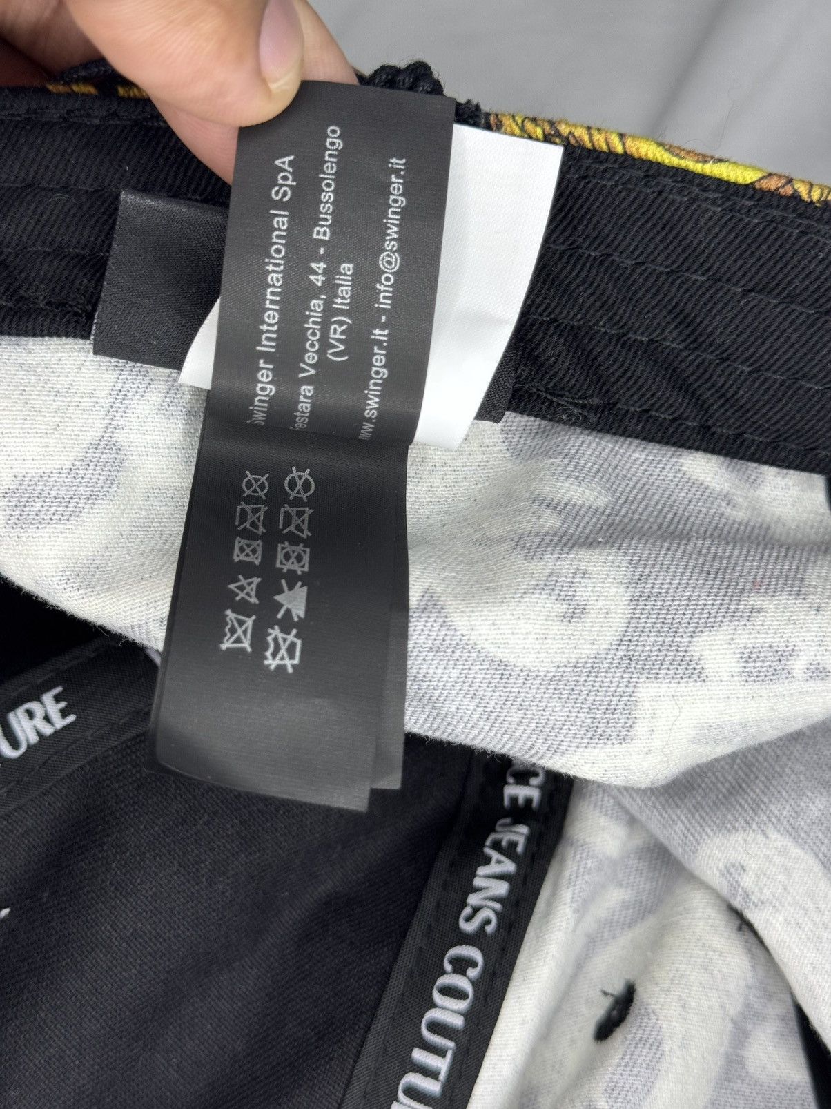 Versace × Versace Jeans Couture Versace Jeans Couture Baroque Print Cap Size ONE SIZE - 6 Thumbnail