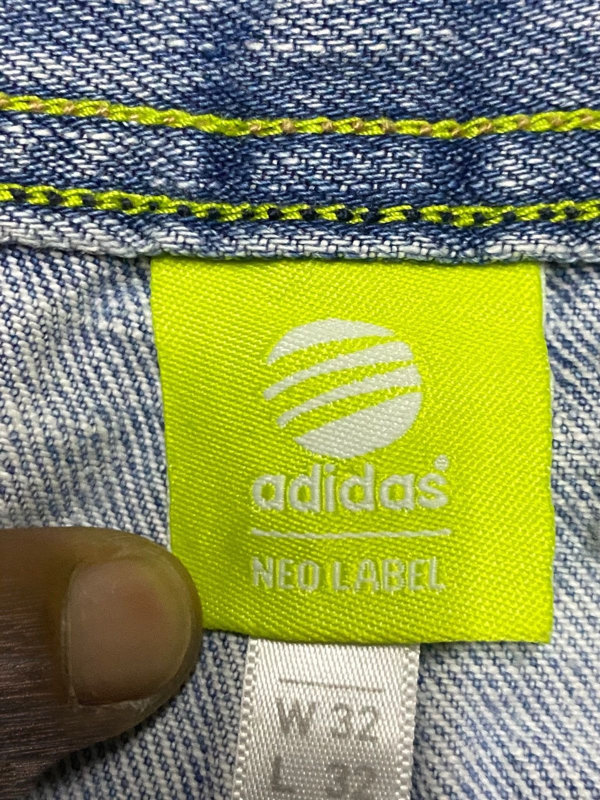Adidas Vintage Adidas Light Wash Distressed Loose Jeans Size US 33 - 20 Thumbnail