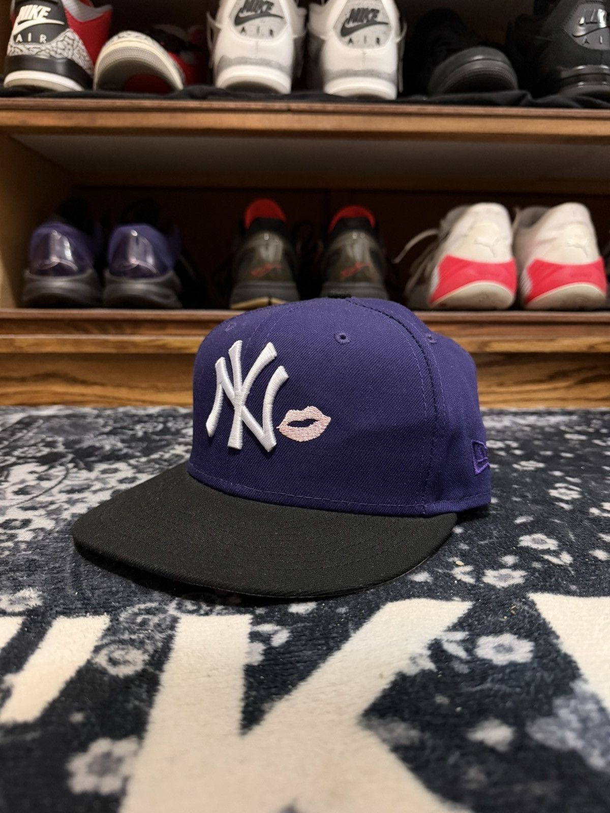 New Era YANKEES PURPLE AND BLACK FITTED HAT Size 26 - 1 Thumbnail