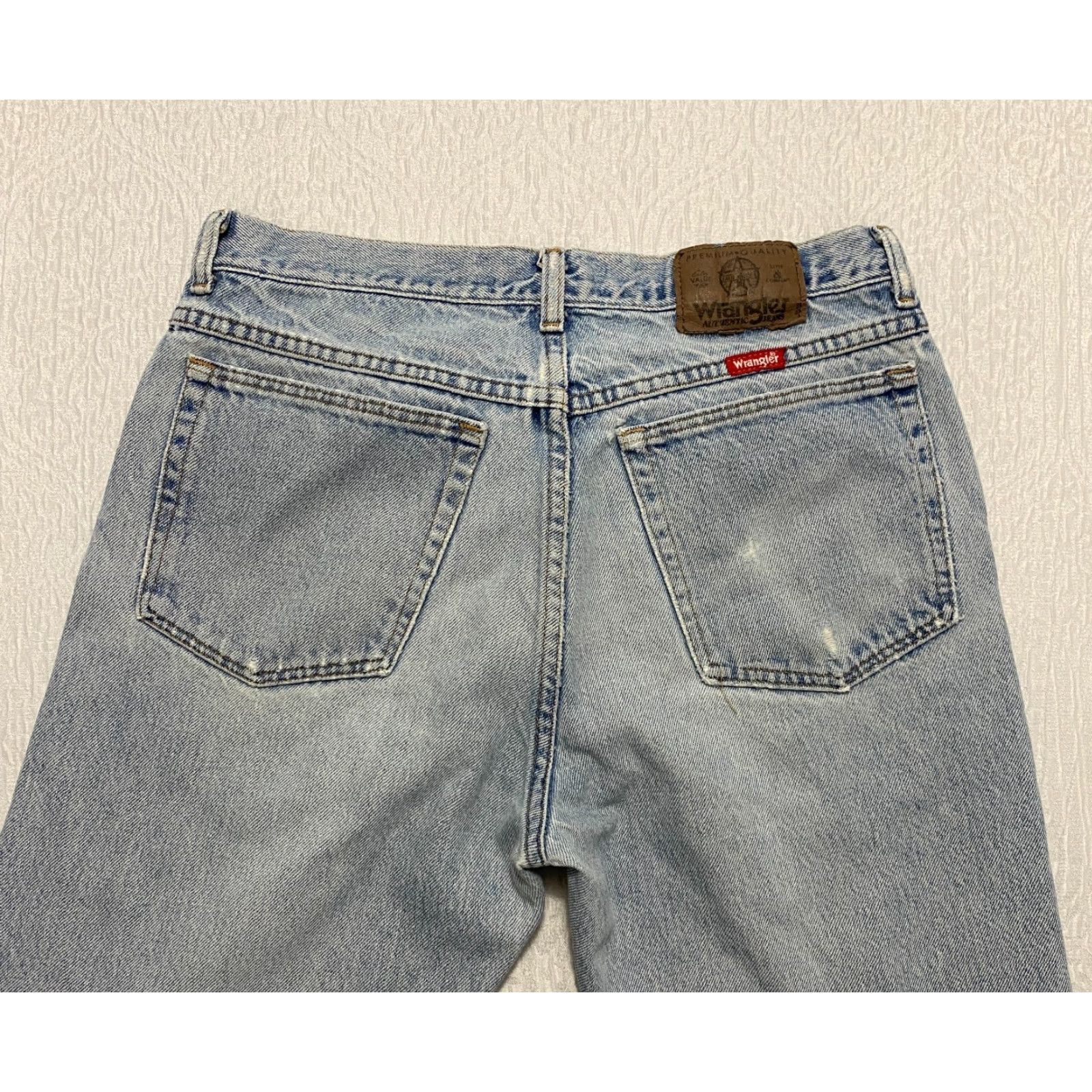 Wrangler VINTAGE Wrangler Jeans Mens 32x29 Blue Distressed Straight Light Wash - Wrangler Jeans Mens 32x29 Blue Distressed Straight Light Wash Size US 32 / EU 48 - 3 Thumbnail