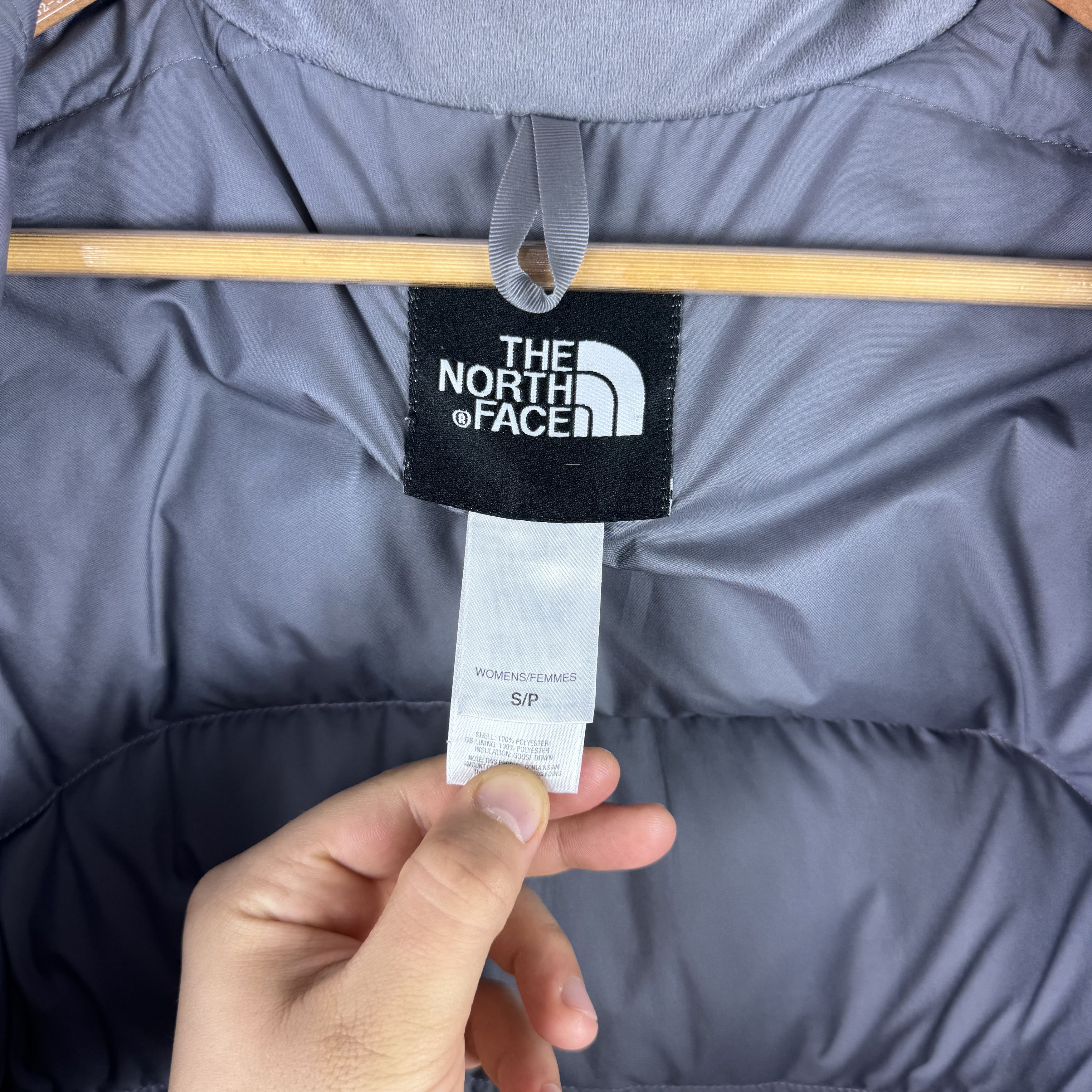 The North Face Women`s THE NORTH FACE 700 VINTAGE LILAC/PINK PUFFER JACKET Size S / US 4 / IT 40 - 11 Thumbnail