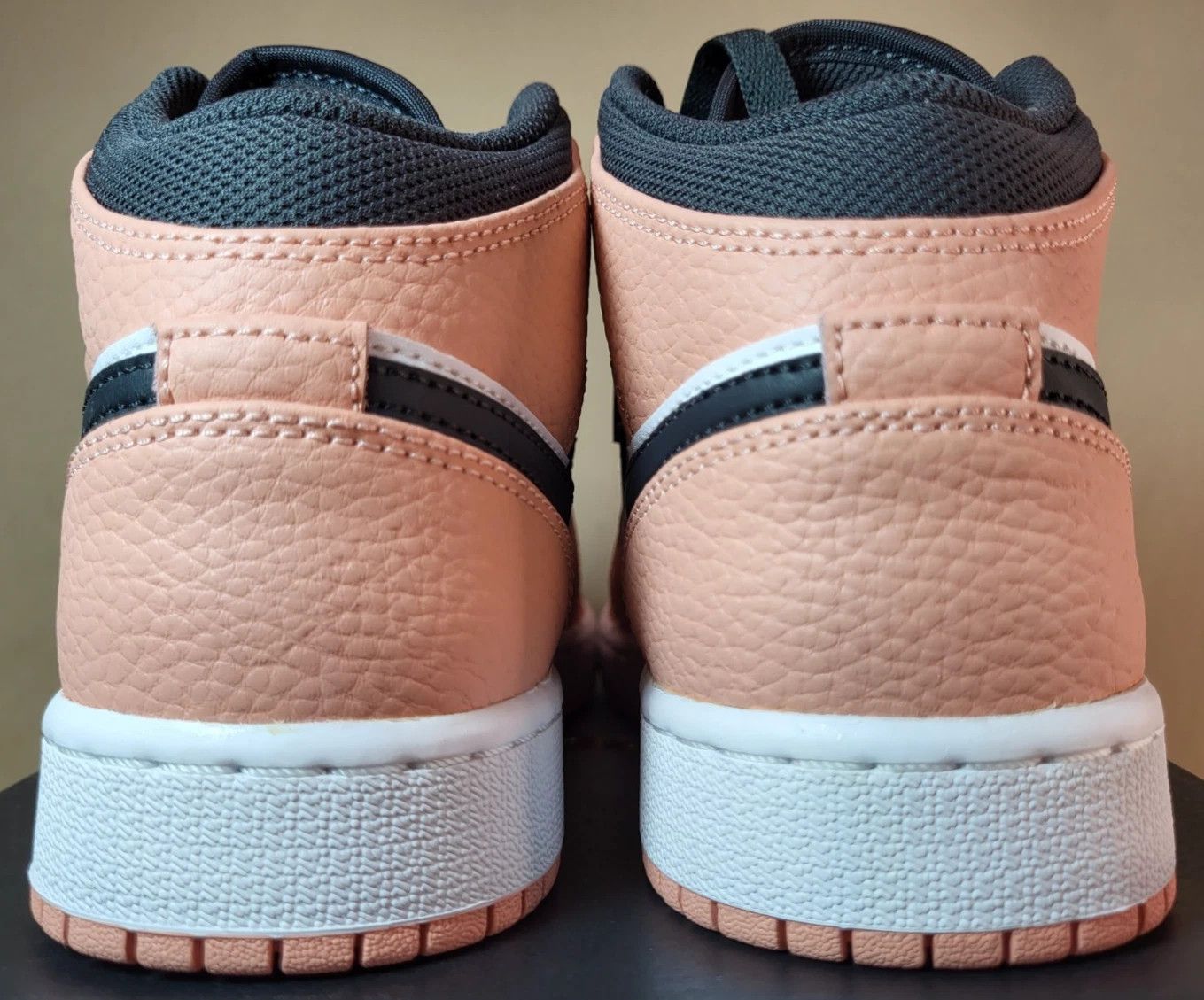 Nike Nike Air Jordan 1 Mid “Pink Quartz” (GS) – 555112‑603 Size US 6 / IT 36 - 8 Thumbnail