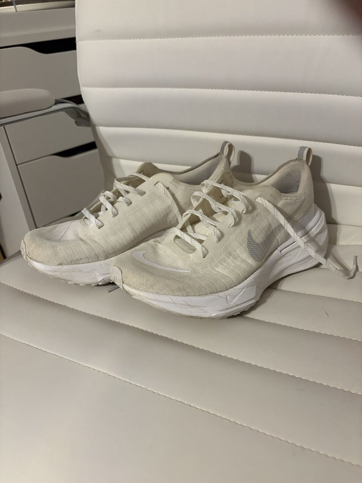 Nike Nike ZoomX Invincible 3 Training White/Photon Dust DR2615-1 Size US 10 / EU 43 - 1 Thumbnail