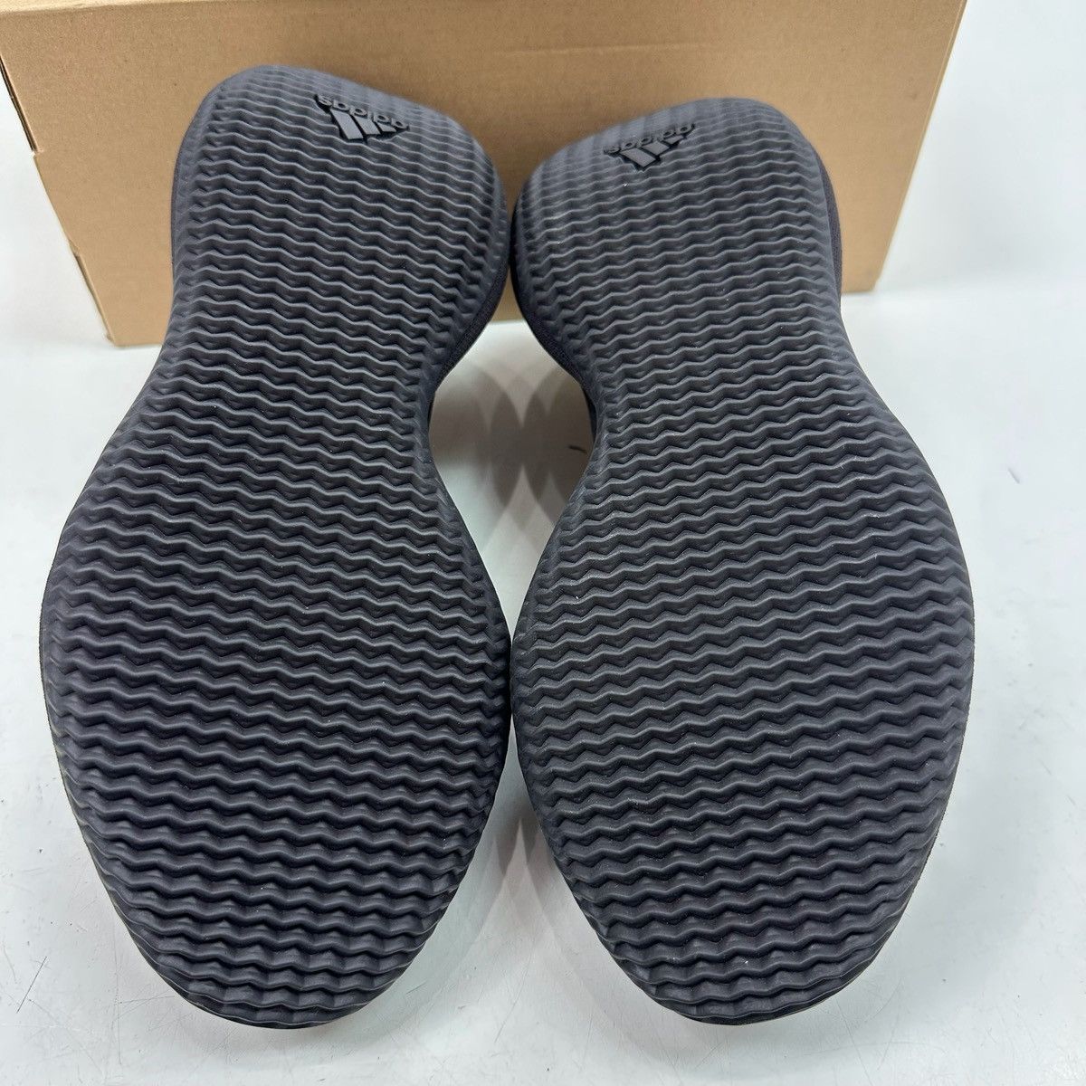 Adidas Size 8.5 - adidas Yeezy Knit Runner Carbon Brown 2022 GY1759 Size US 8.5 / EU 41-42 - 5 Thumbnail