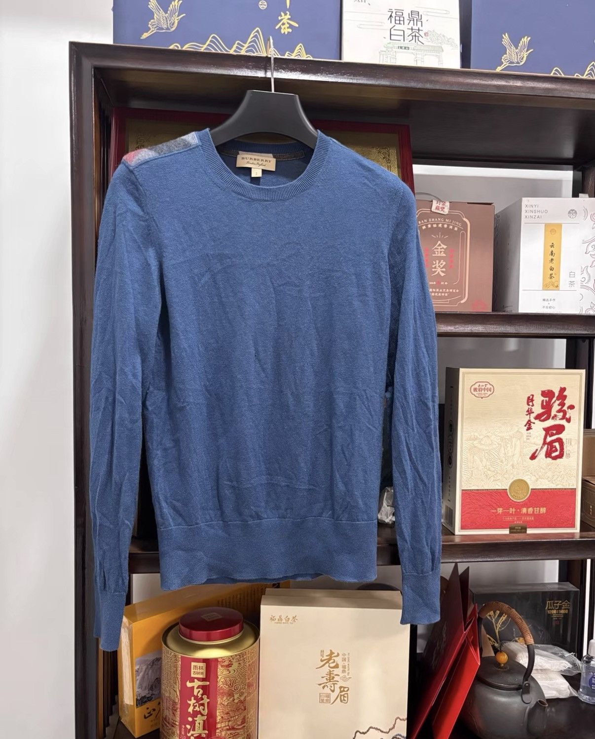 Burberry Burberry Cashmere Sweater (Lightweight) J2 Size US S / EU 44-46 / 1 - 1 Thumbnail
