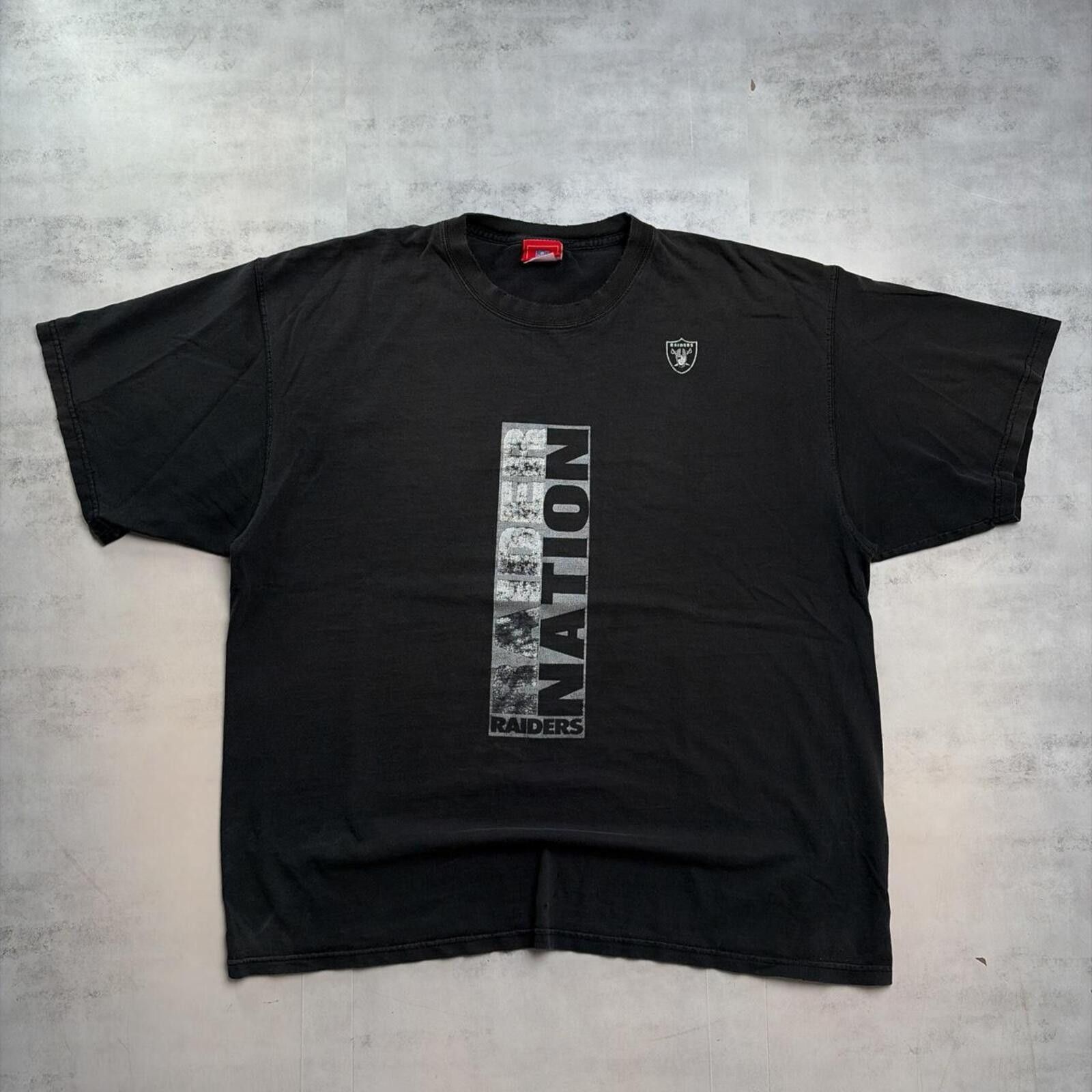 NFL Vintage NFL Raiders Nation Football Distressed Faded T-Shirt Size US XXL / EU 58 / 5 - 1 Thumbnail