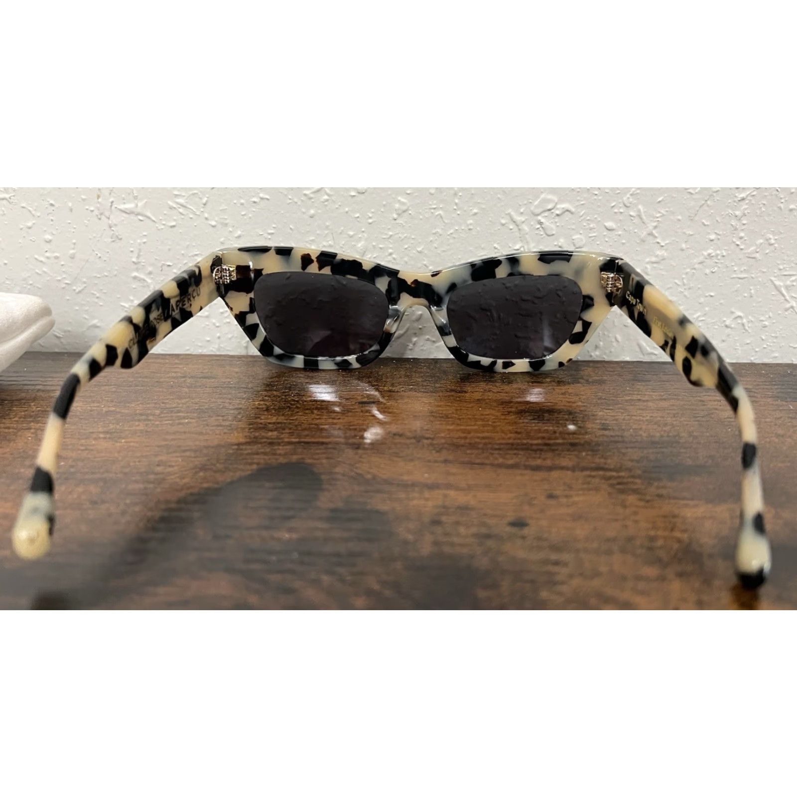 Vintage apercu Sunglasses Claire Rose Beige First Edition EUC Womens Rose Capetown" Size ONE SIZE - 7 Thumbnail