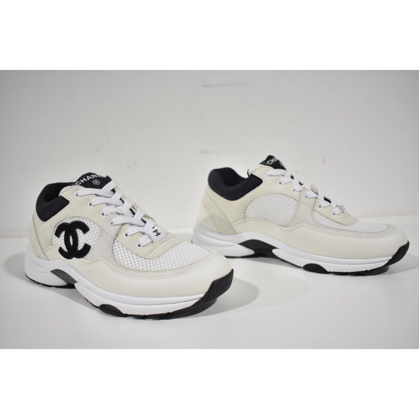 Chanel REV CC Logo Leather Lace Up Flat Runner Trainer Sneaker 39 Size US 9 / IT 39 - 2 Thumbnail