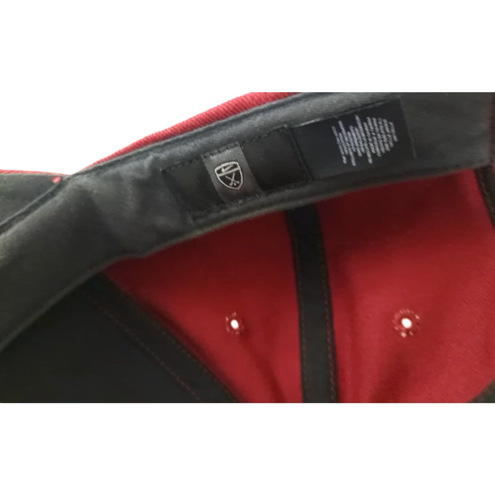 Nike VINTAGE Nike Burgundy Cotton Embroidered Adjustable Golf Hat Mens Womens Unisex One Size Red Sports Adjustable Reversible Canvas Cotton Hat Size ONE SIZE - 6 Thumbnail
