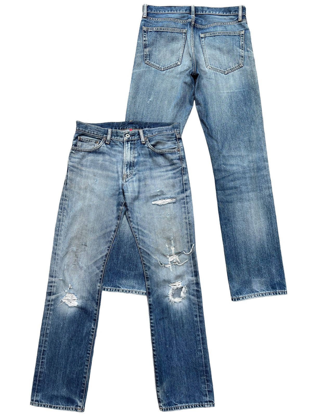 image of Distressed Denim x Jun Takahashi Vintage Uniqlo Uj Distressed Rippes Denim Jeans 32X33 in Denim Blu