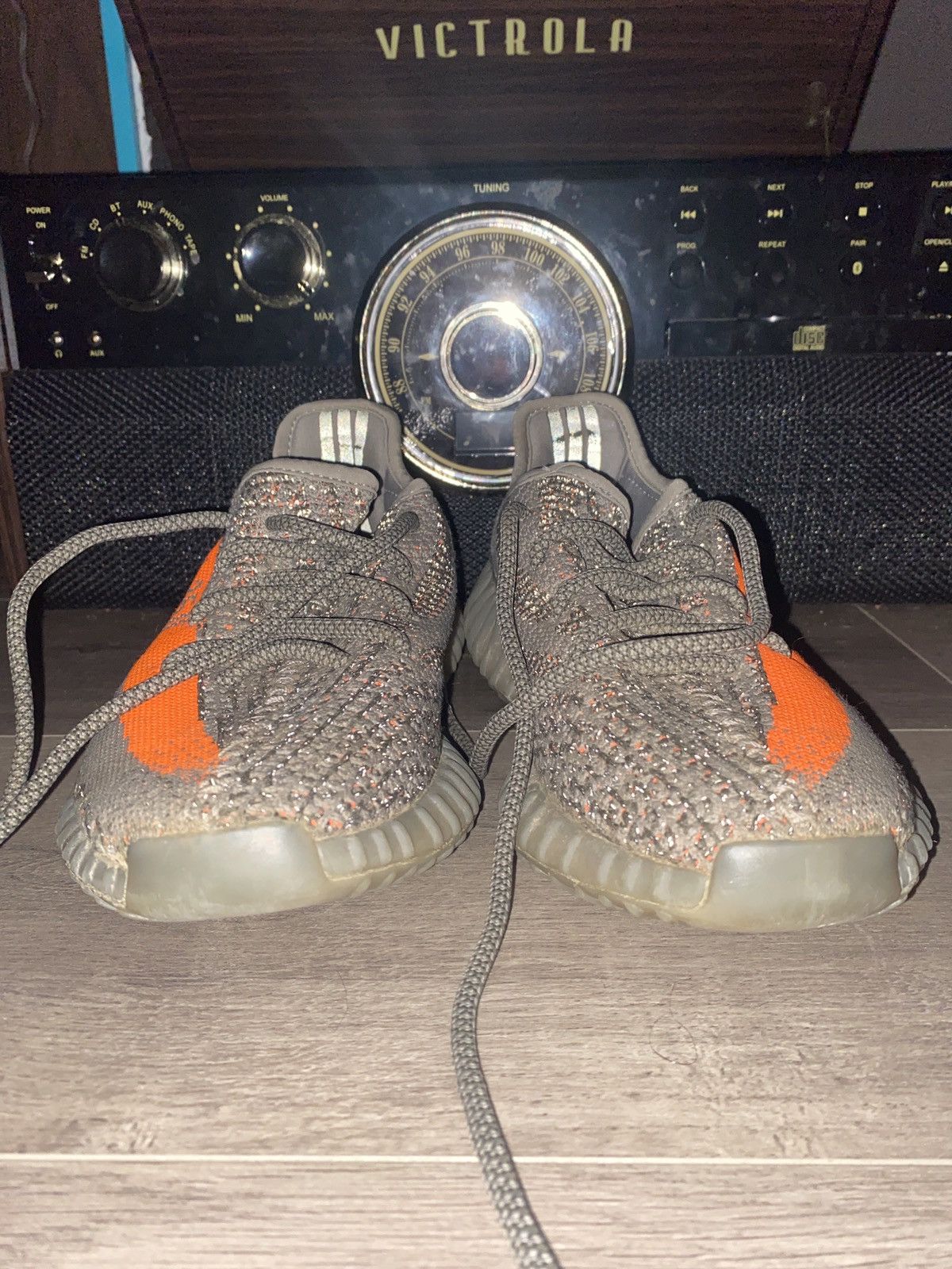 Yeezy Used YEEZY 350V2 OG Belugas Size US 6.5 / EU 39-40 - 3 Thumbnail