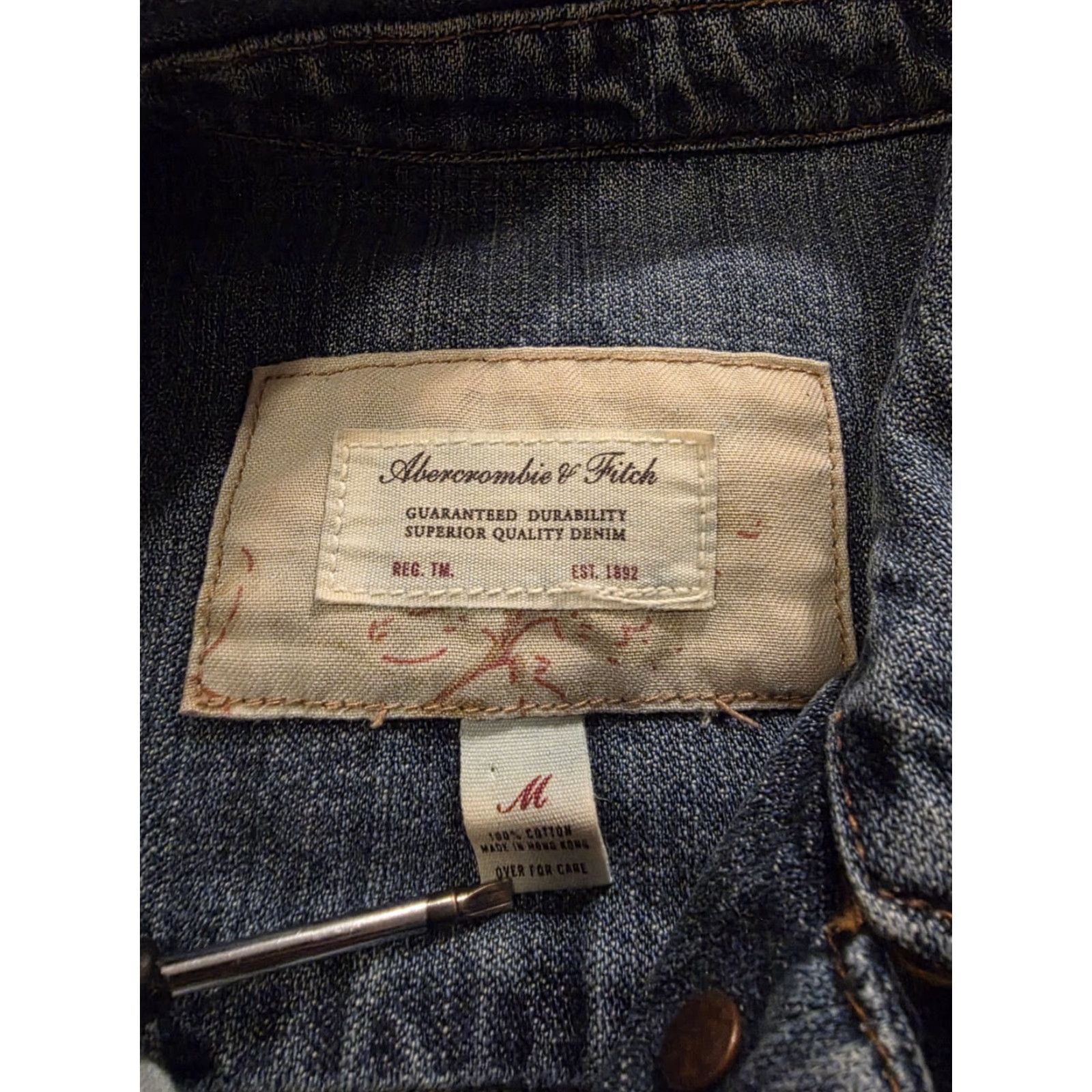 Abercrombie & Fitch VINTAGE Abercrombie & Fitch Women's Denim Trucker Jacket Short Cropped Blue Cotton Button Pockets Collared Casual, Travel, Party 90s Grunge Womens M Size M / US 6-8 / IT 42-44 - 6 Thumbnail