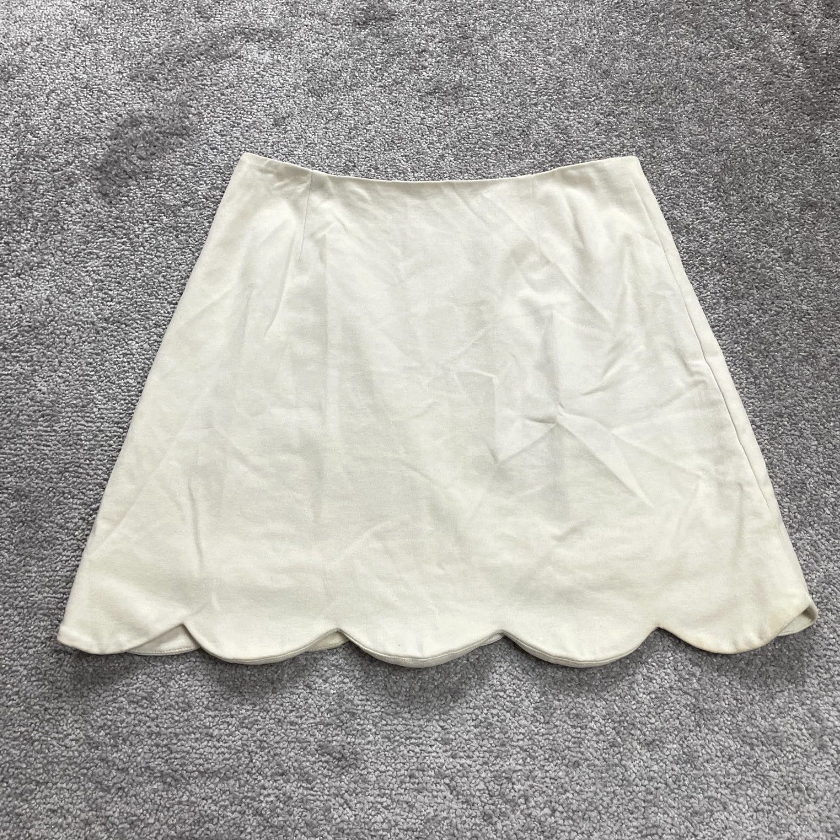 AQUA VINTAGE? No — Aqua by Bloomingdale's Mini Skirt Womens M Beige Knit Zip Front High Rise Short 16" Solid Classic Size 32" / US 10 / IT 46 - 2 Thumbnail