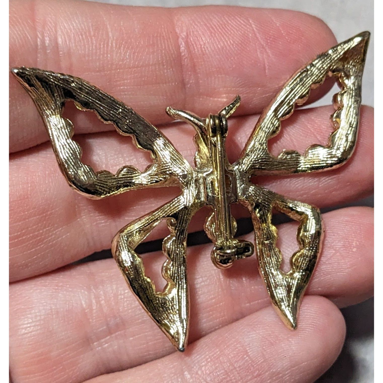 Other Vintage Gemmed Gold Tone Open Butterfly Brooch Size ONE SIZE - 6 Thumbnail