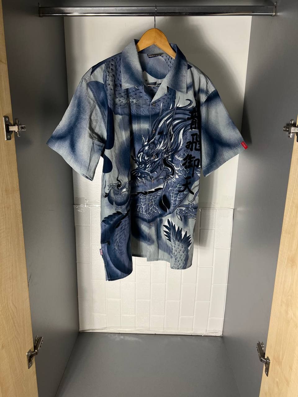 Vintage VERY RARE JAPANESE DRAGONS DESIGNER HAWAII SHIRT RETRO Y2K Size US XL / EU 56 / 4 - 3 Thumbnail