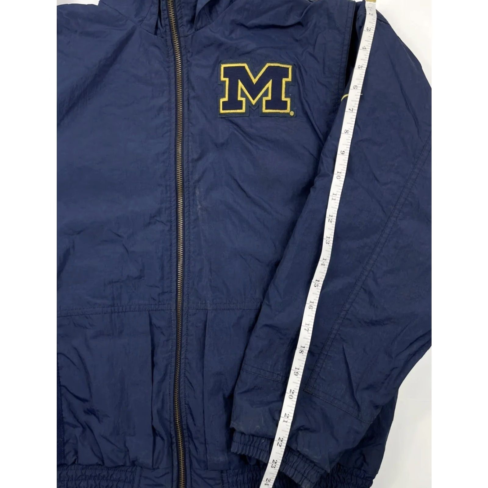 Nike VINTAGE Nike Coat Puffer Jacket XL Men Michigan Wolverines Hooded Long Blue Nylon Logo Zipper Embroidered Comfortable Outdoor College Sports 90s Size US XL / EU 56 / 4 - 6 Thumbnail