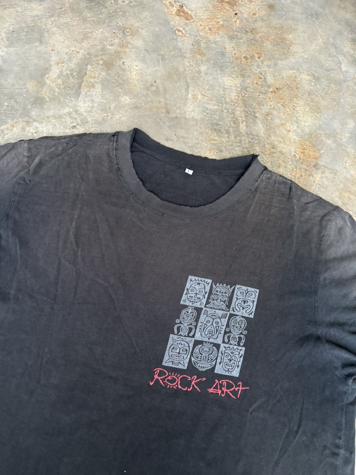 Vintage vintage Primitiv Look Rock Art Tshirt Size US L / EU 52-54 / 3 - 4 Thumbnail