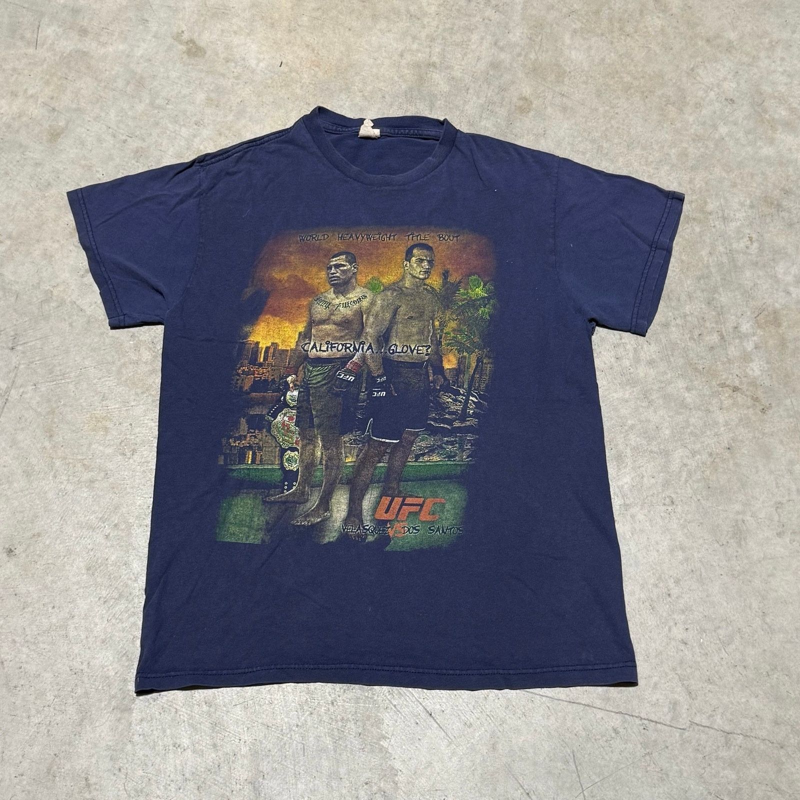 Fruit Of The Loom Vintage UFC Velasquez Vs Dos Santos Tee Medium Size US M / EU 48-50 / 2 - 1 Thumbnail