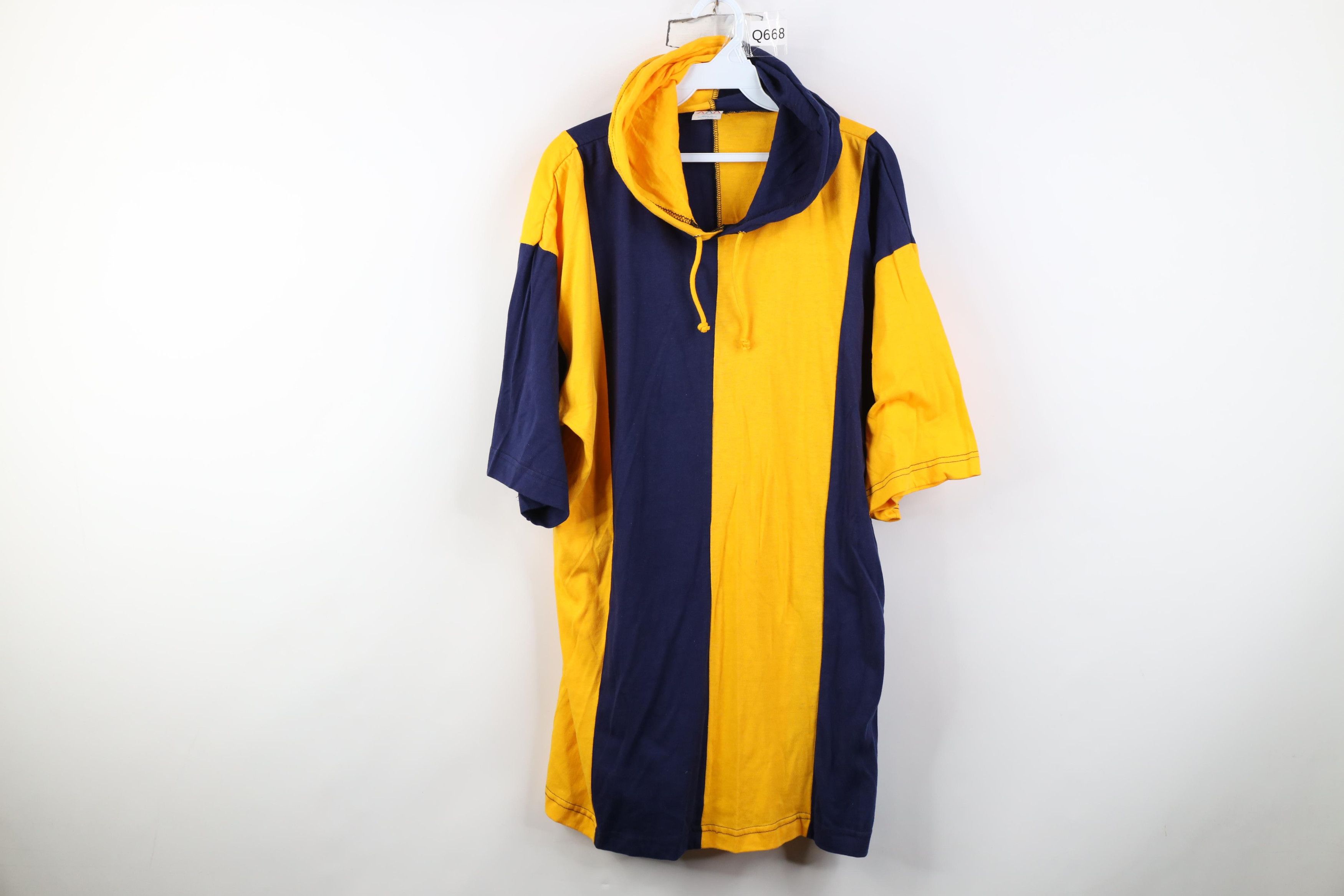 Vintage Deadstock Vintage 90s Streetwear University Michigan T-Shirt Size US XL / EU 56 / 4 - 1 Thumbnail