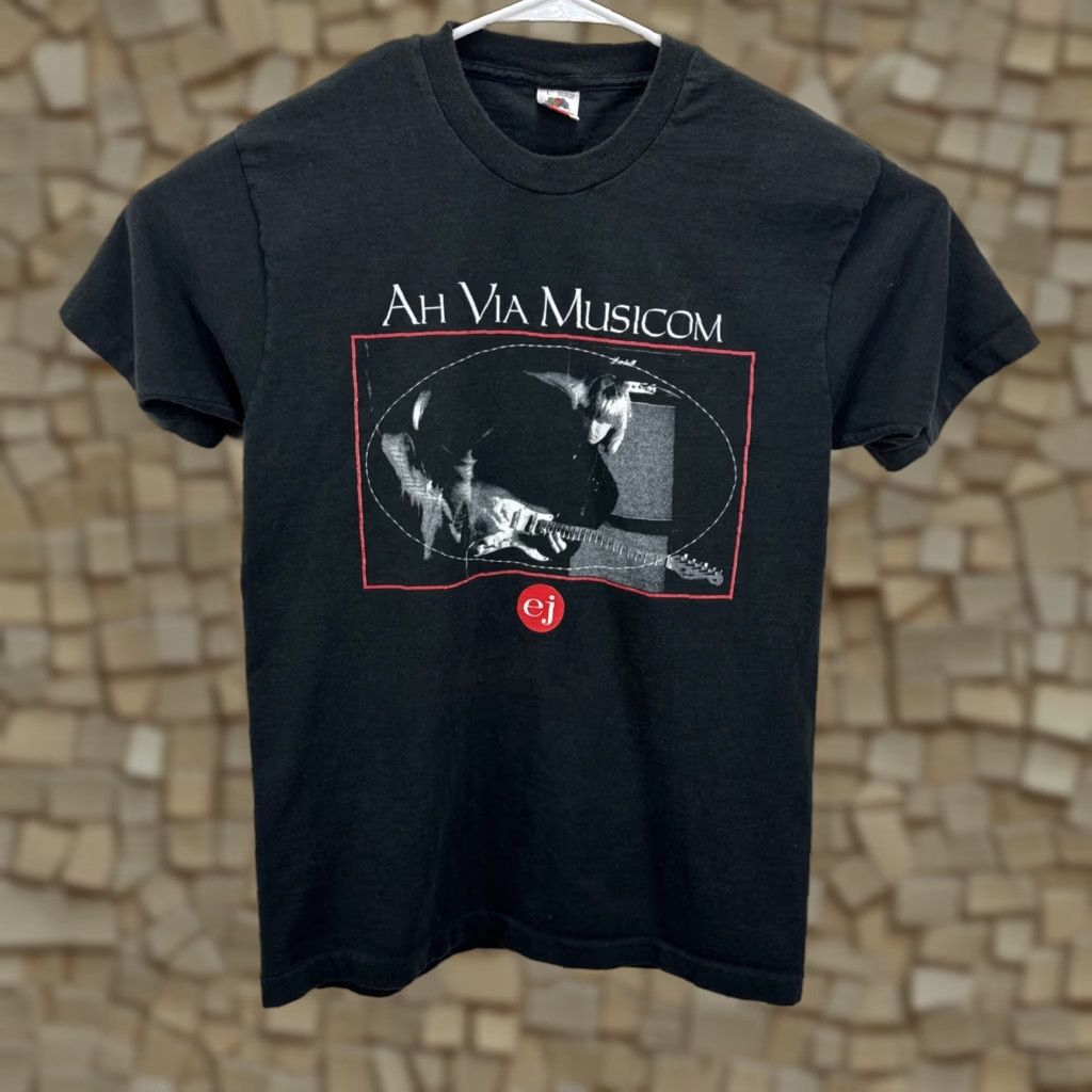 Fruit Of The Loom VINTAGE Eric Johnson T Shirt 90s Black Cotton Short Sleeve Crew Neck Adult L Guitar Ah Via Musicom Branding: Fruit of the Loom Size US L / EU 52-54 / 3 - 1 Thumbnail