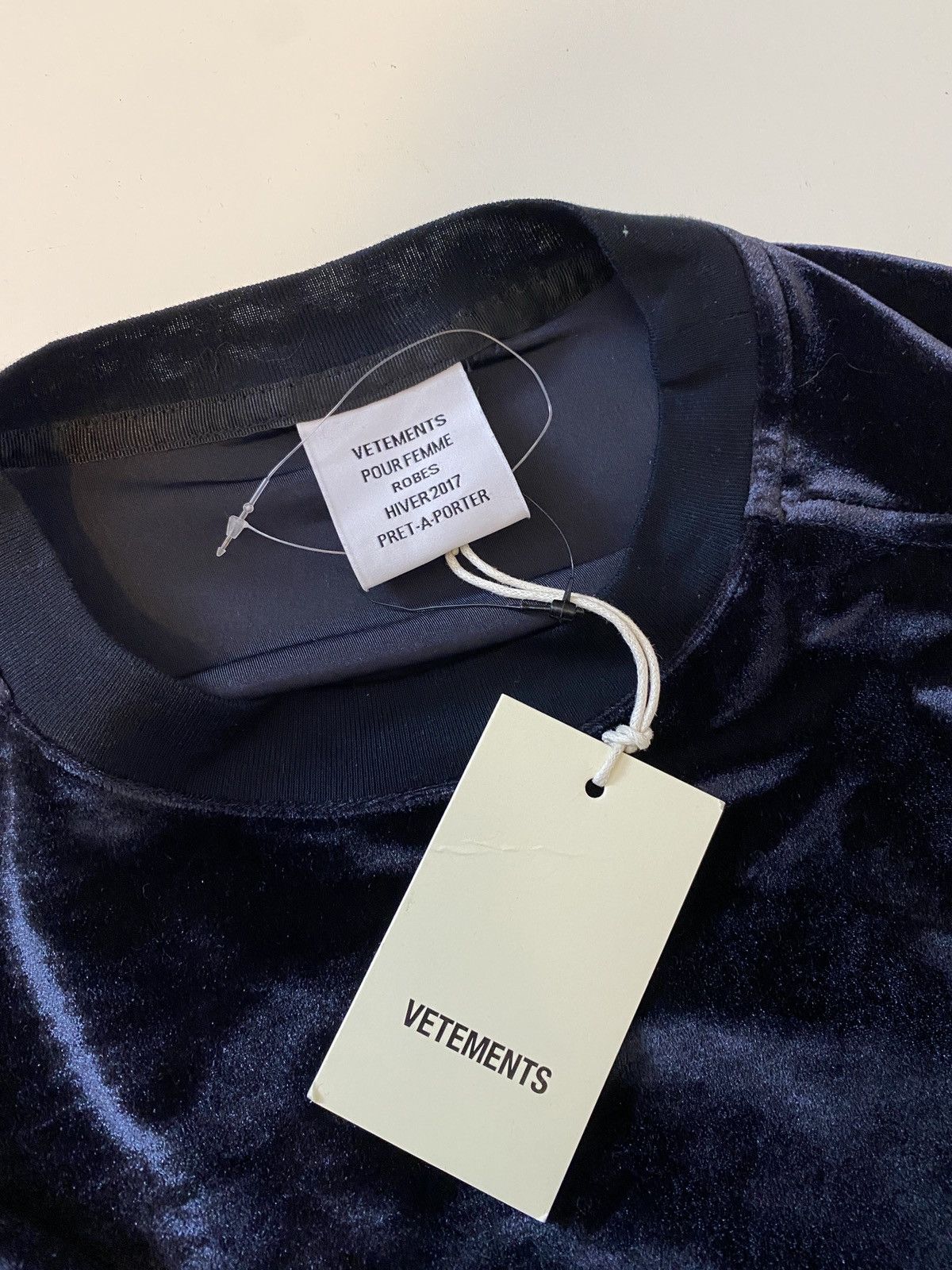 Vetements FW17 Oversized Black Goth Velvet Dress Size S / US 4 / IT 40 - 9 Thumbnail