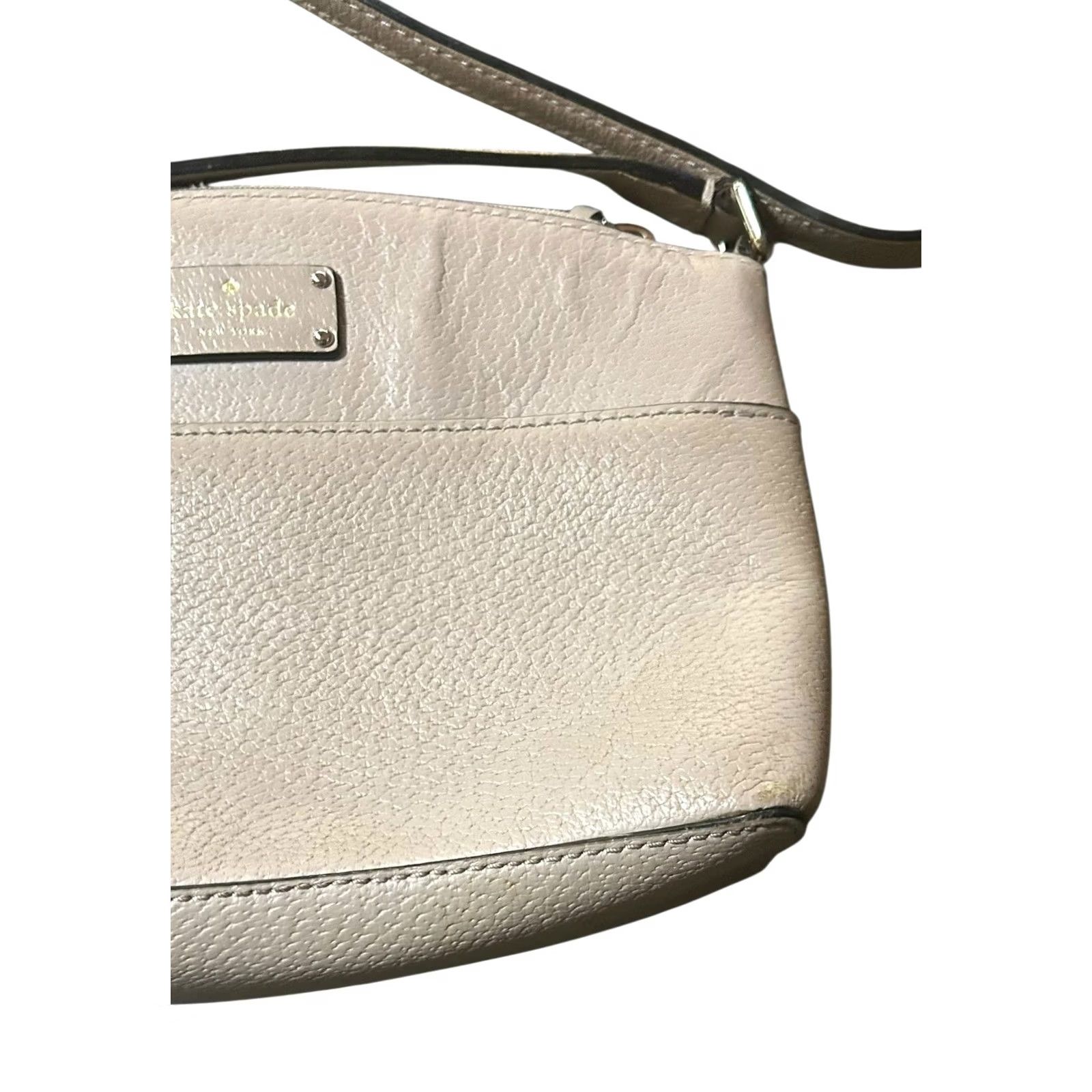 Vintage kate spade new york Cobble Hill Crossbody Bag Purse Taupe Small Leather Pebbled Zip Adjustable Strap Women Mens? No; Women Size ONE SIZE - 4 Thumbnail
