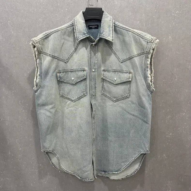 Balenciaga Balenciaga Ripped Design Denim Vest with Frayed Edges Size US XS / EU 42 / 0 - 3 Thumbnail