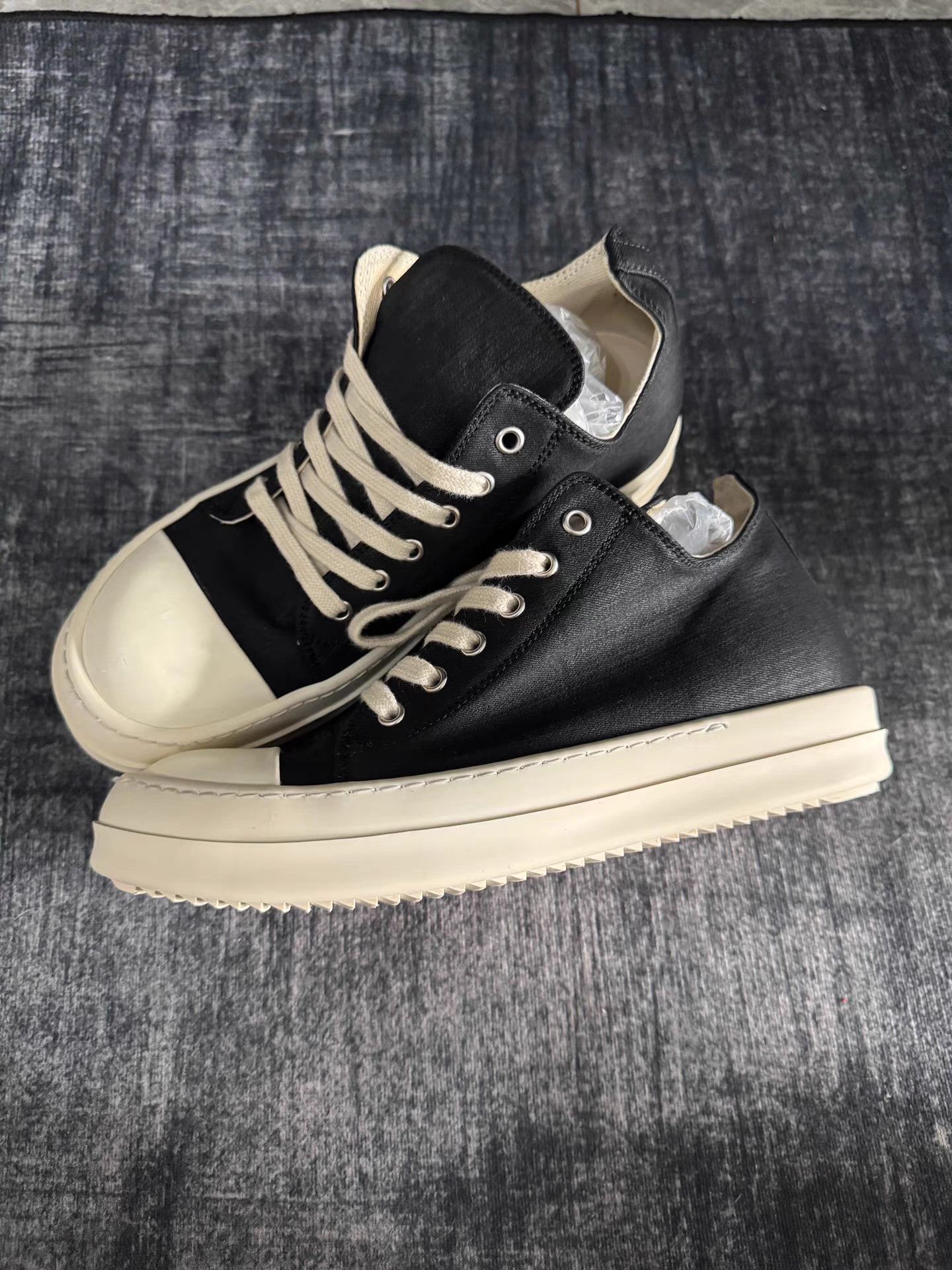 Rick Owens rick owens DRKSHDW Low Top Waxed Canvas Size US 9 / IT 39 - 1 Thumbnail
