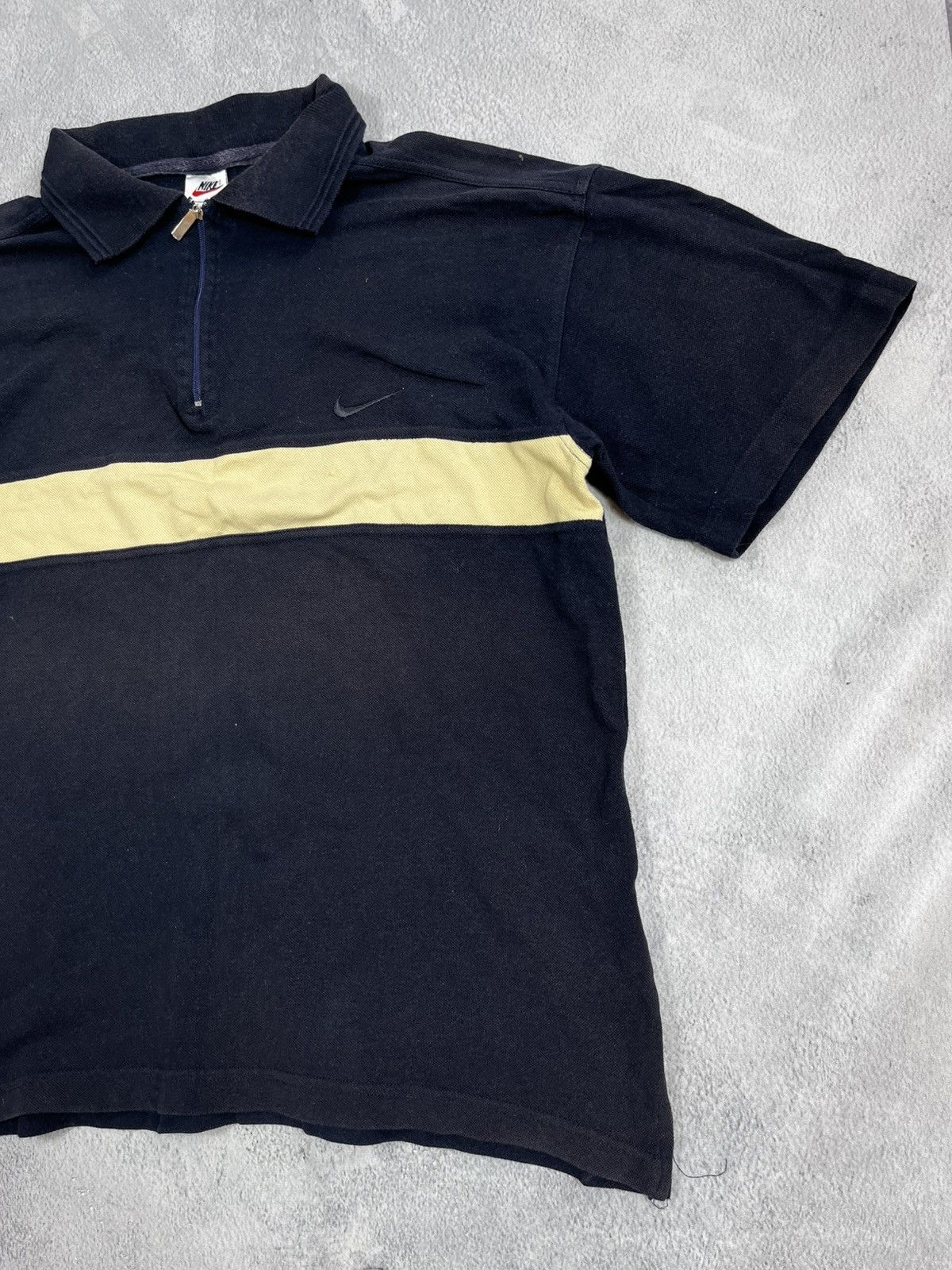 Nike Vintage 90s faded Nike logo polo tee streetwear size L Size US L / EU 52-54 / 3 - 3 Thumbnail