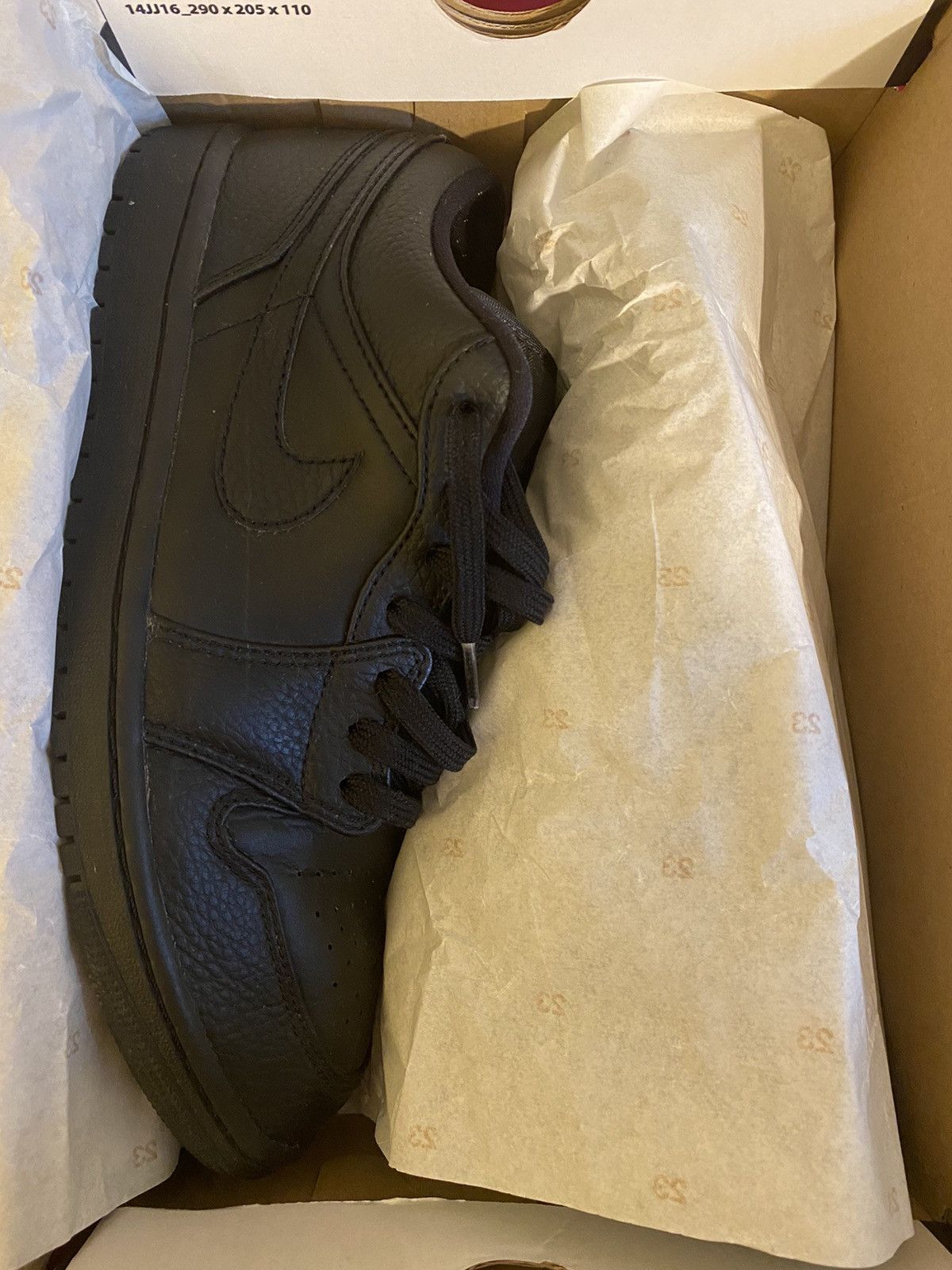 Jordan Brand × Nike Air Jordan 1 Low Triple Black Size US 8.5 / EU 41-42 - 4 Thumbnail
