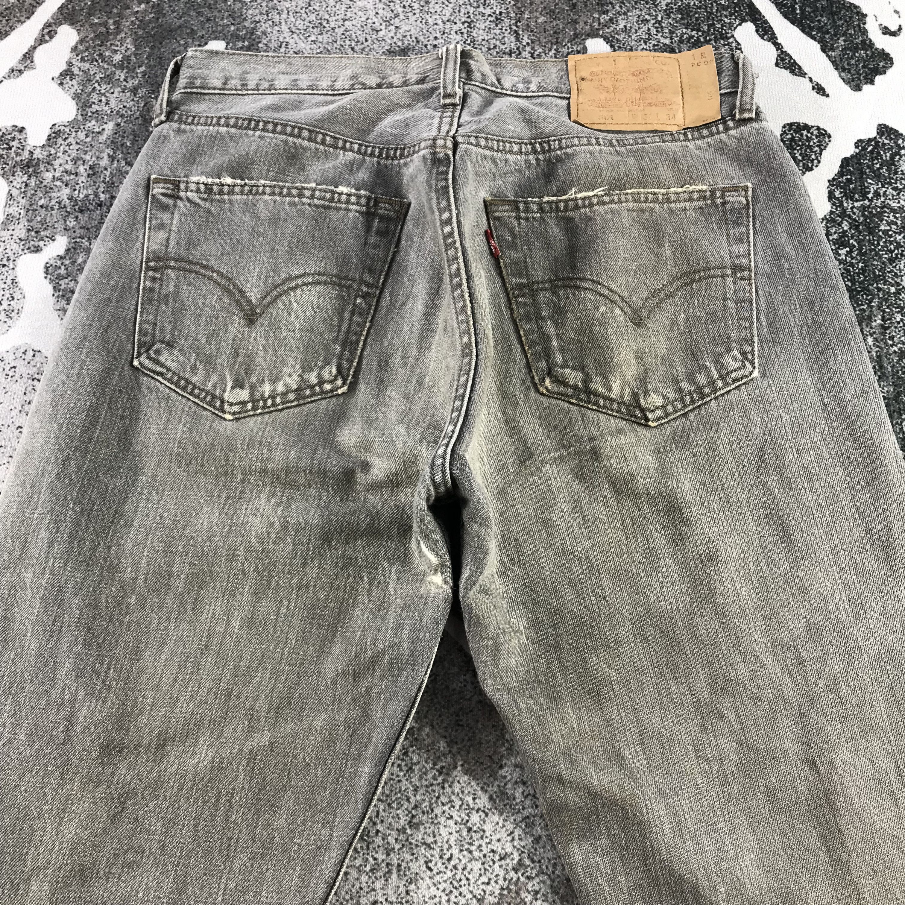 Levi's Vintage Levis 501 Jeans Faded Gray Denim KJ3369 Size US 30 / EU 46 - 4 Thumbnail
