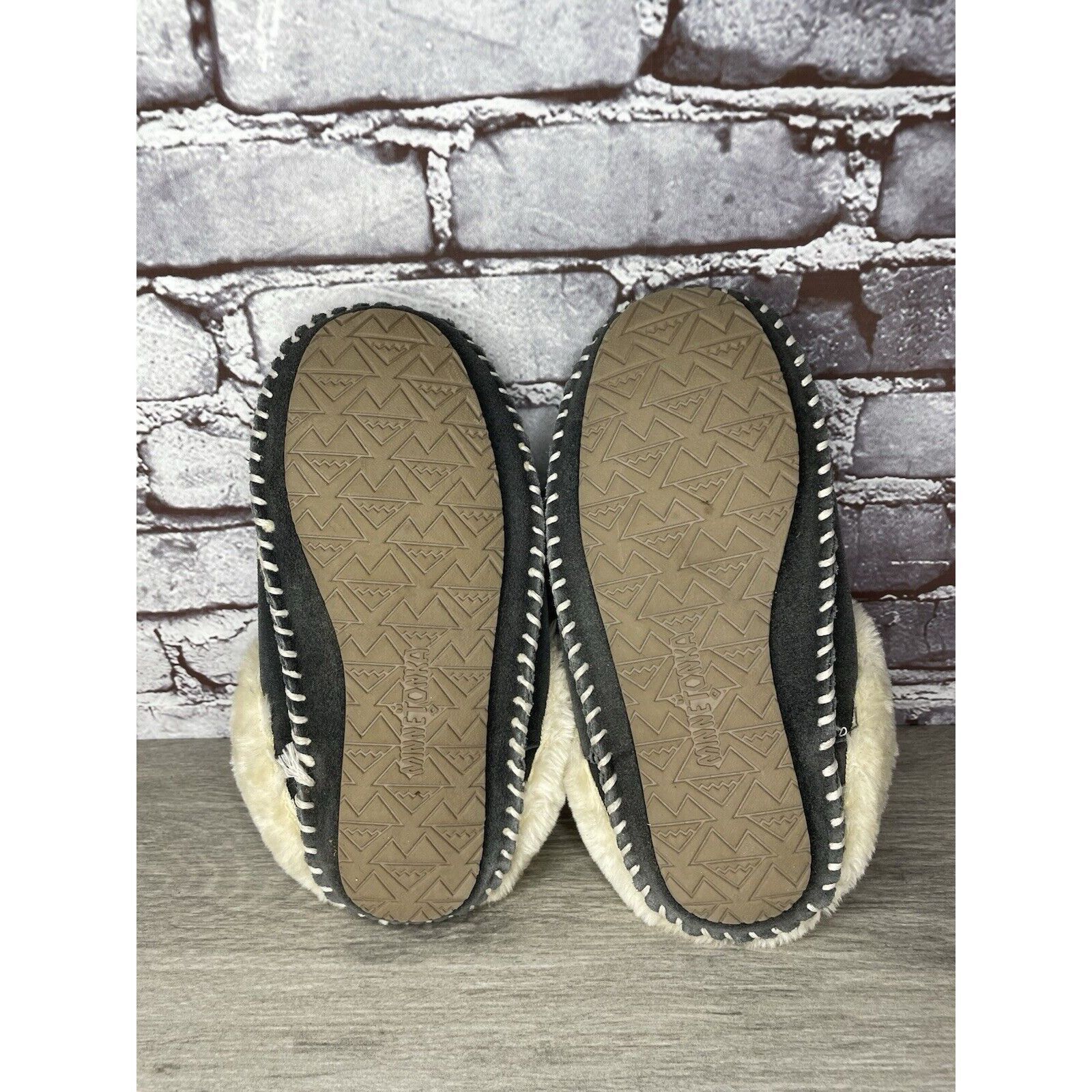 Minnetonka Minnetonka 40914 Gray Suede Leather Fur Slip On Slippers Wom Size US 7 / IT 37 - 6 Thumbnail