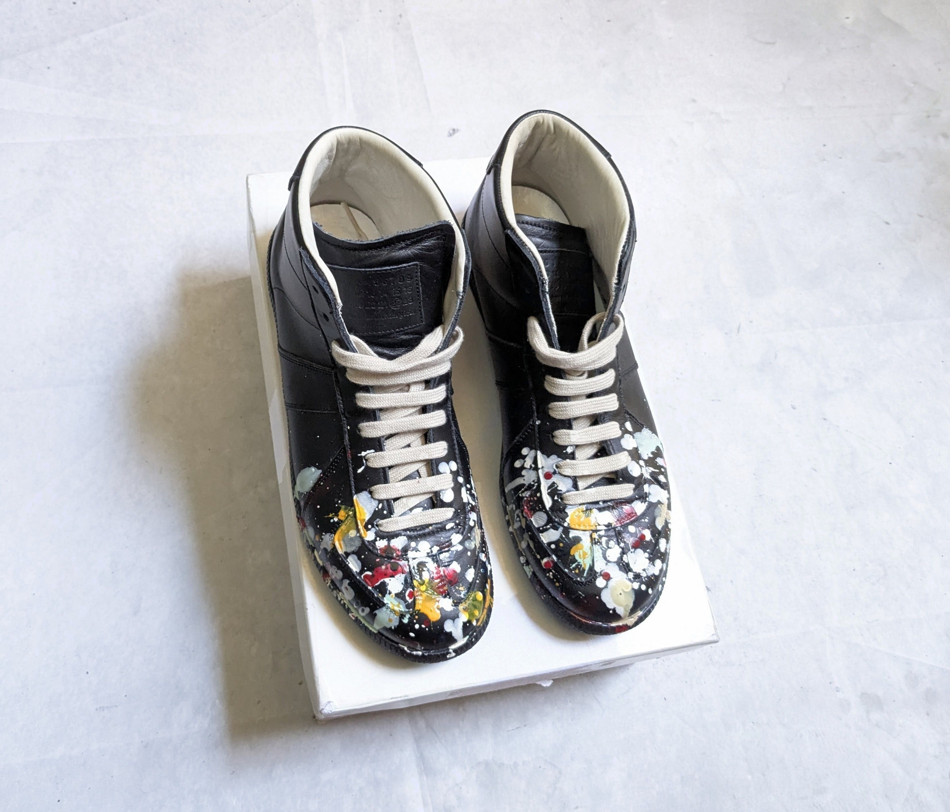 Maison Margiela Maison Margiela GAT Replica Paint Splatter Black 9 42 Highs Size US 9 / EU 42 - 1 Thumbnail