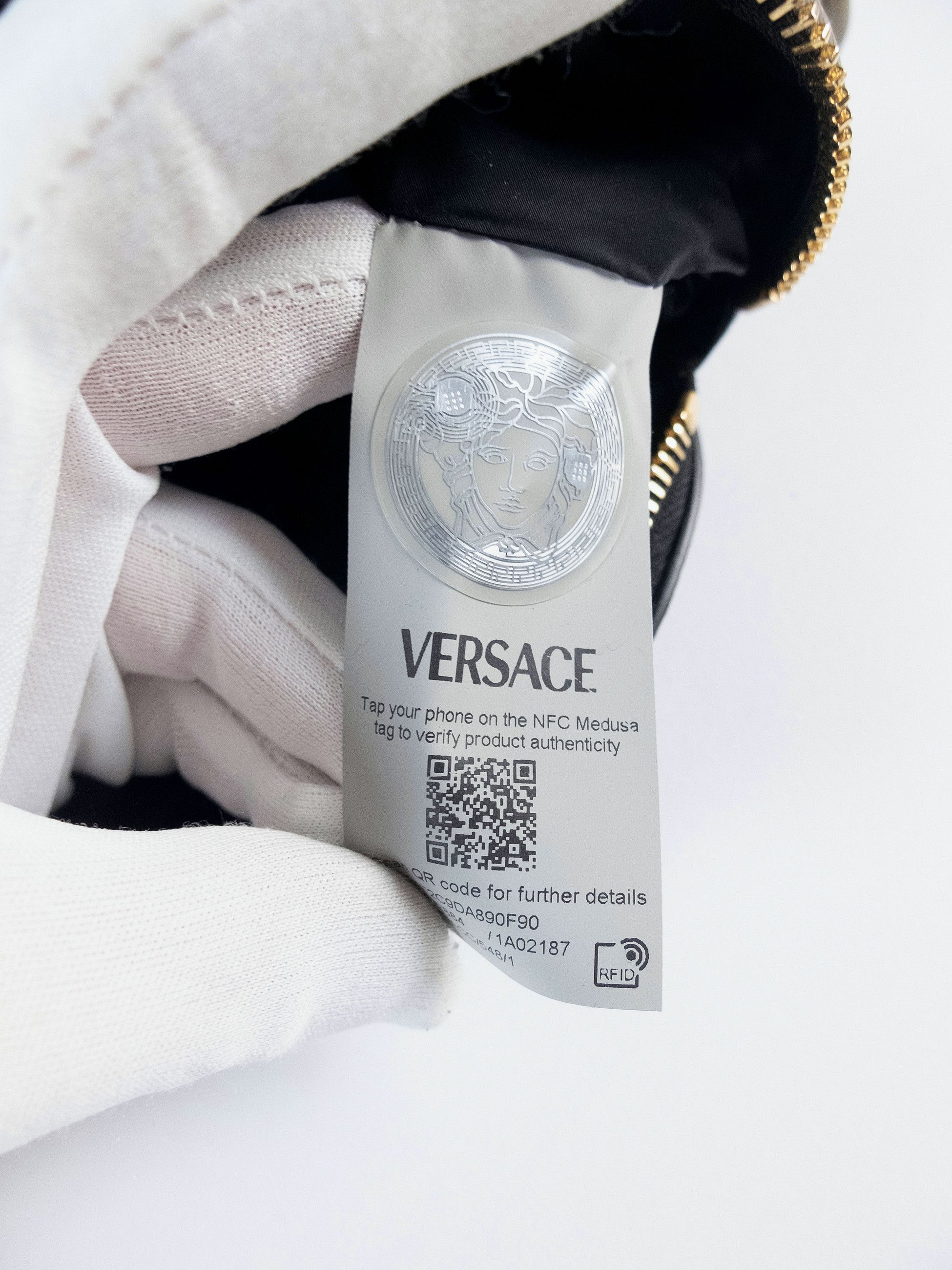 Versace VERSACE La Medusa olive green leather belt bag authentic Size ONE SIZE - 9 Thumbnail