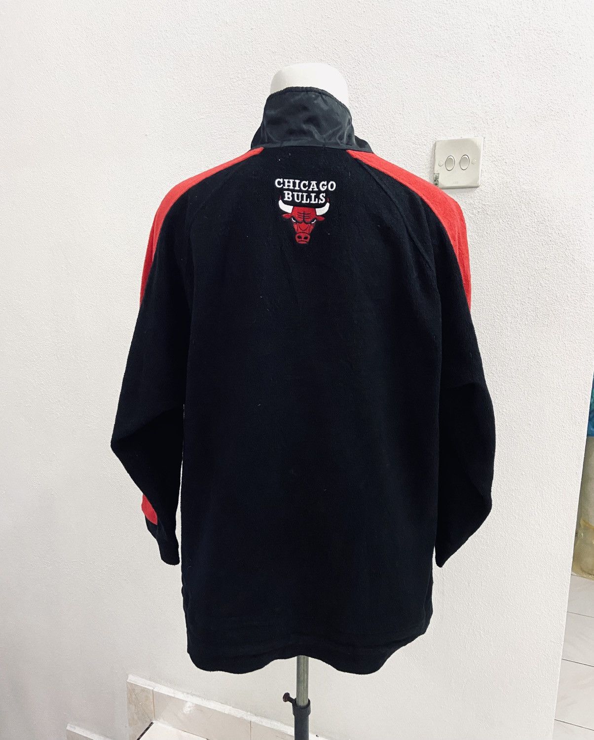 NBA VINTAGE CHICAGO BULLS FLEECE JUMPER Size US M / EU 48-50 / 2 - 4 Thumbnail