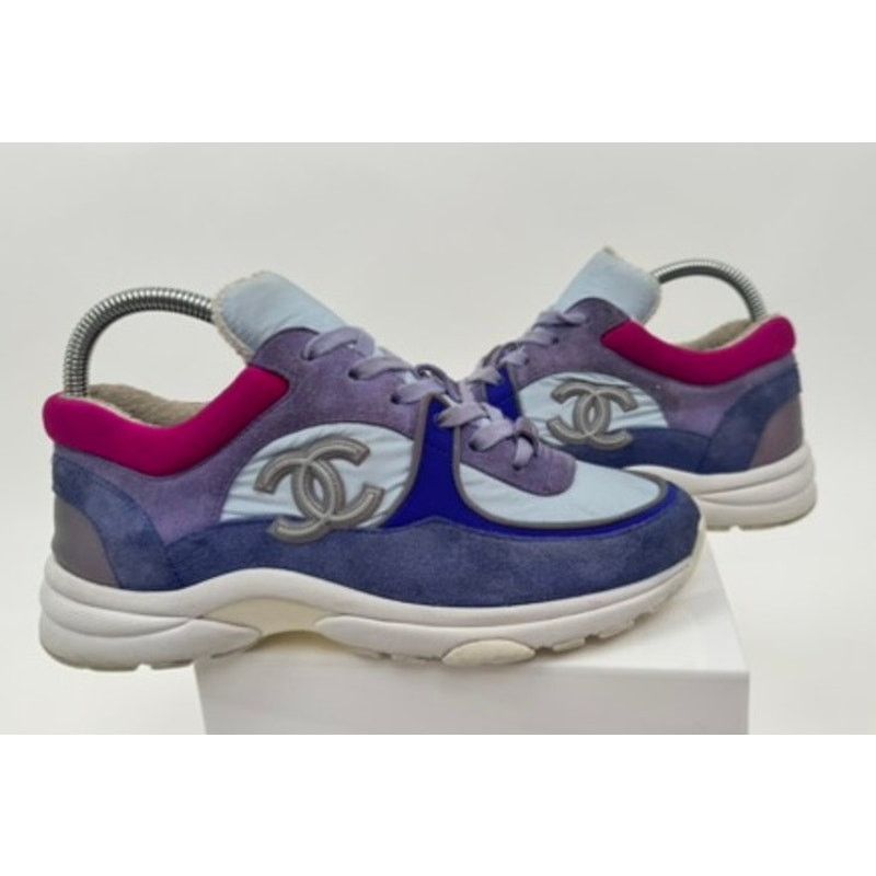 Chanel Chanel CC Logo Suede Runner Sneakers G34360 – Size 37 Size US 6 / IT 36 - 17 Thumbnail
