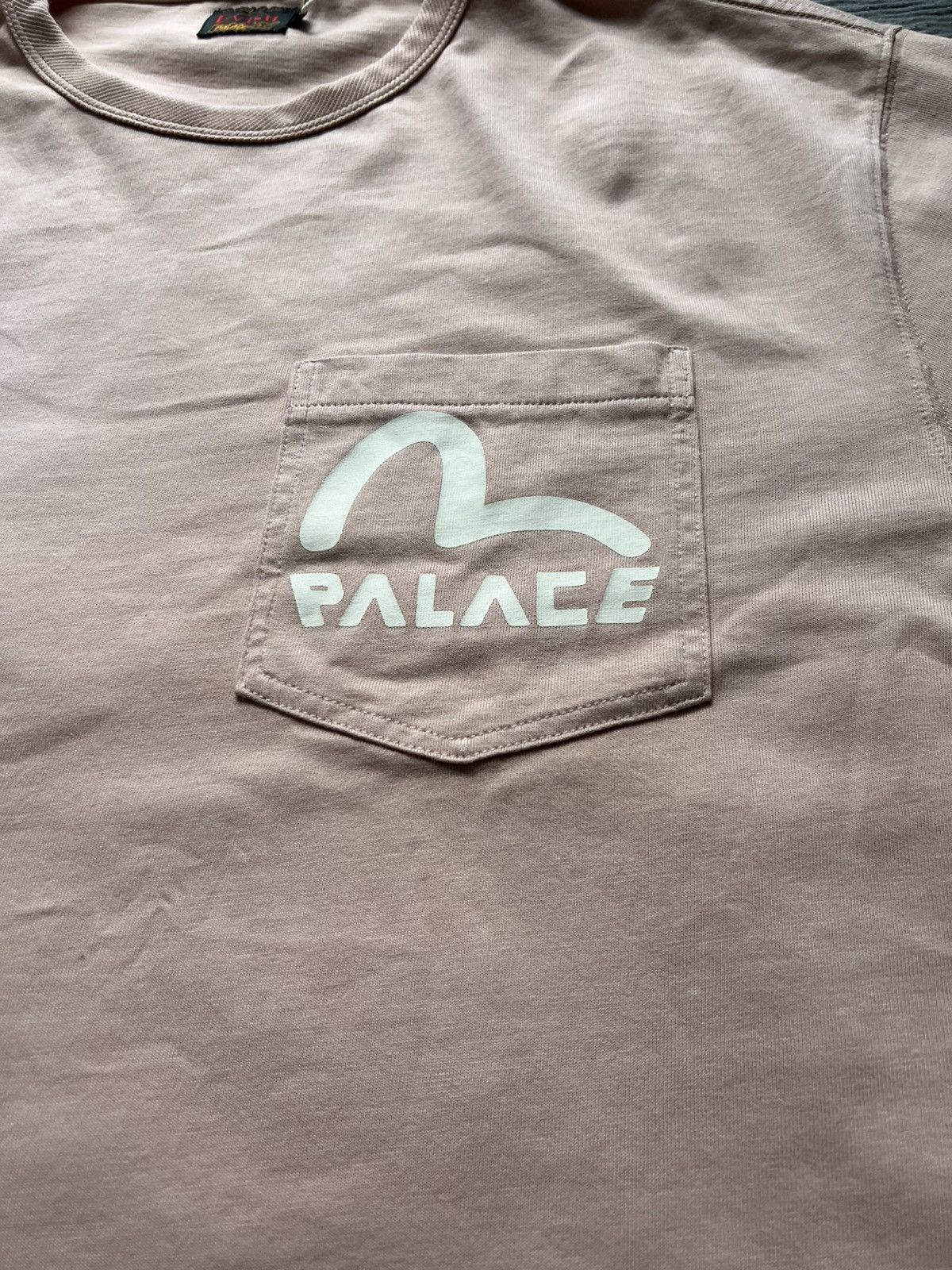 Evisu × Palace Palace Evisu Heavy Wash T Shirt Pink Size Medium Size US M / EU 48-50 / 2 - 3 Thumbnail
