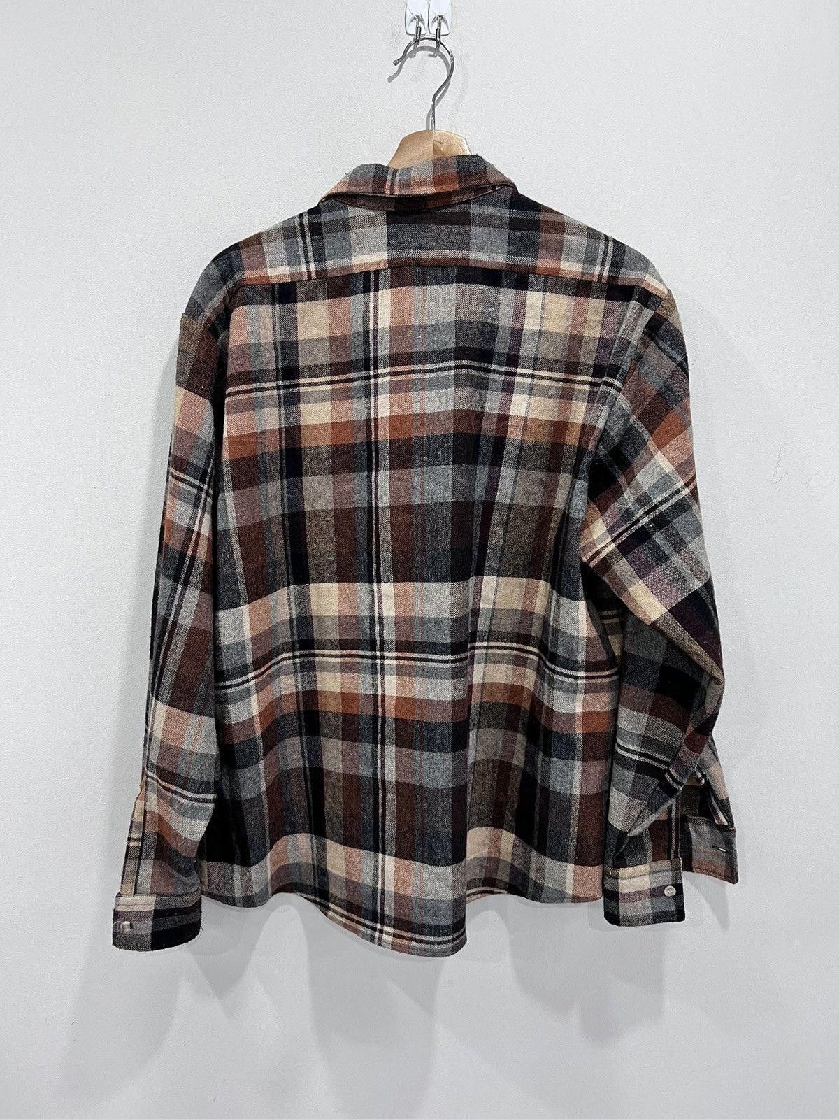 Vintage Vintage 90s Wrangler Plaid Button Up Shirt flannel Size US XL / EU 56 / 4 - 4 Thumbnail